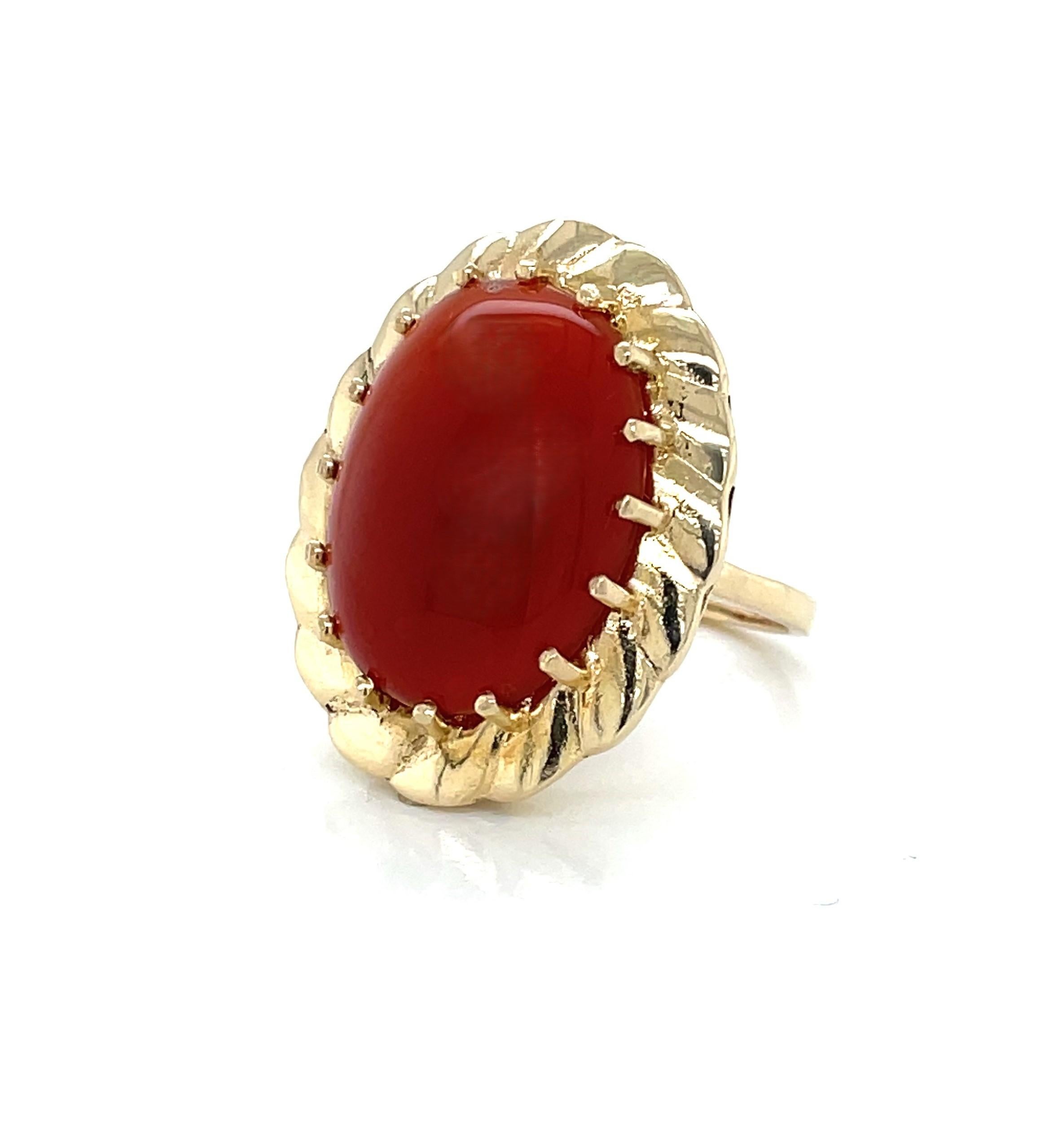 Statement-Cocktailring aus 14 Karat Gelbgold mit 14 Karat Karneol-Cabochon 2