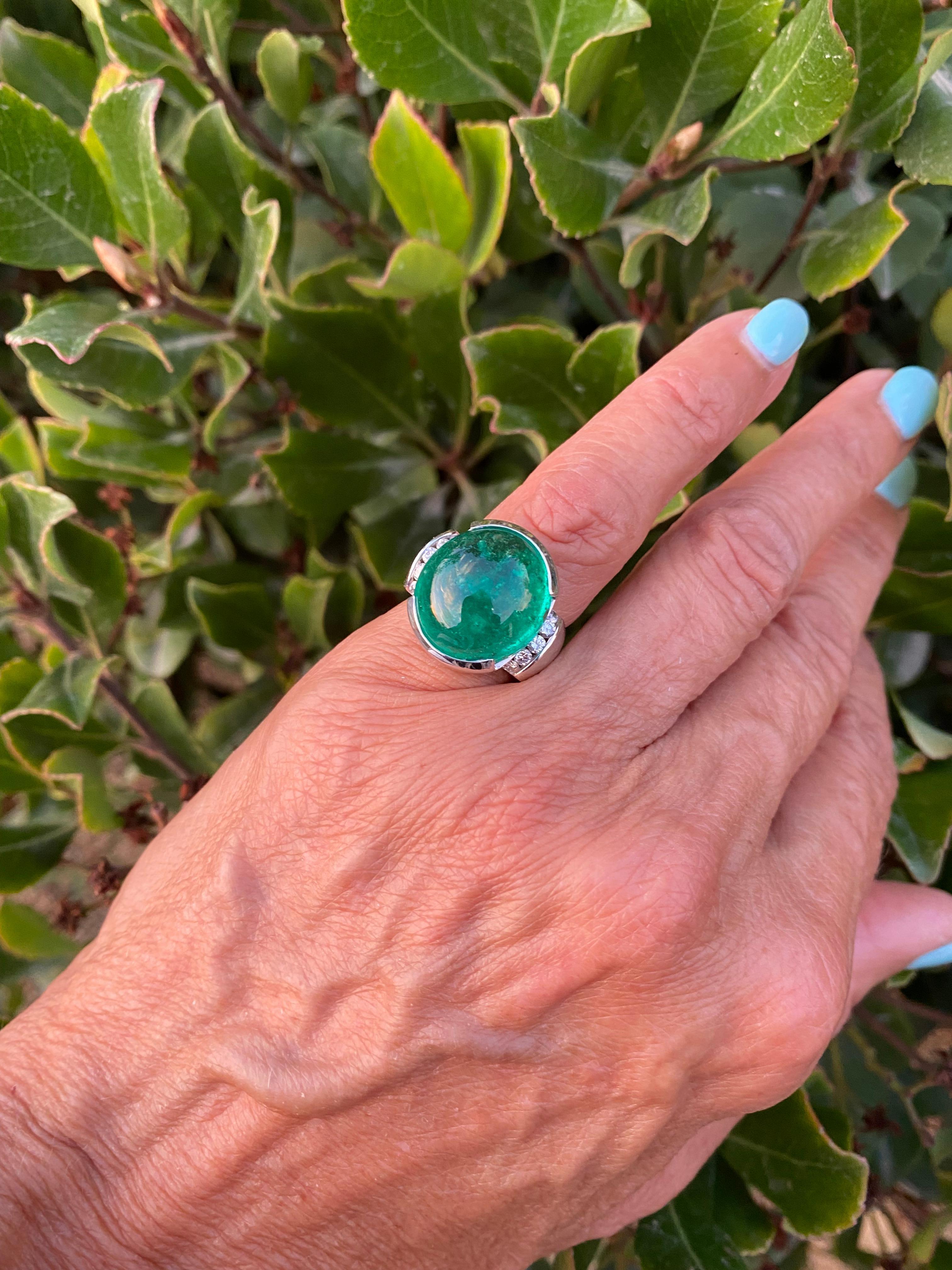 14 Ct Colombian Emerald & Diamond Ring 18 Karat White Gold In Excellent Condition In Laguna Hills, CA