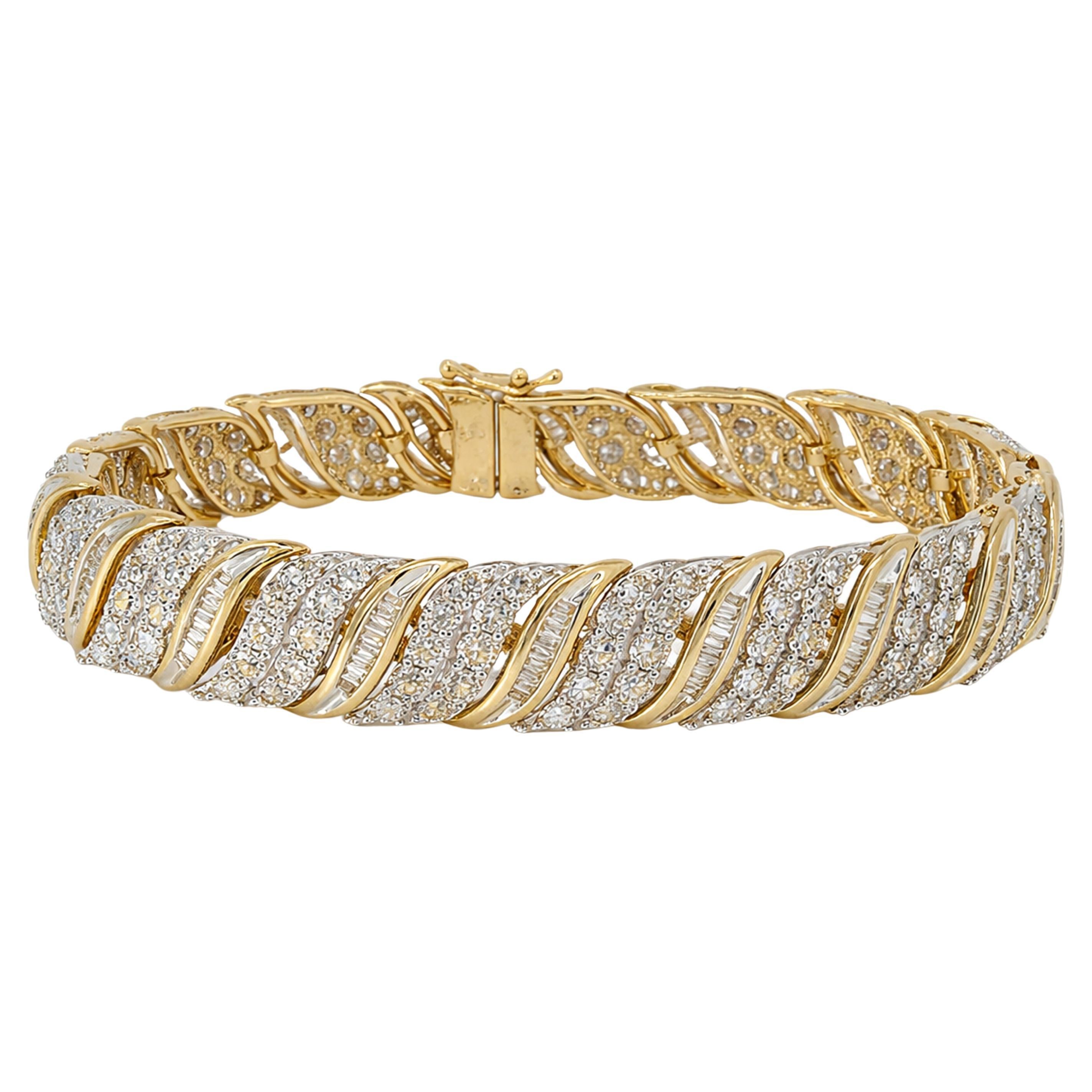 14 Carat Diamond Yellow Gold Bracelet im Angebot