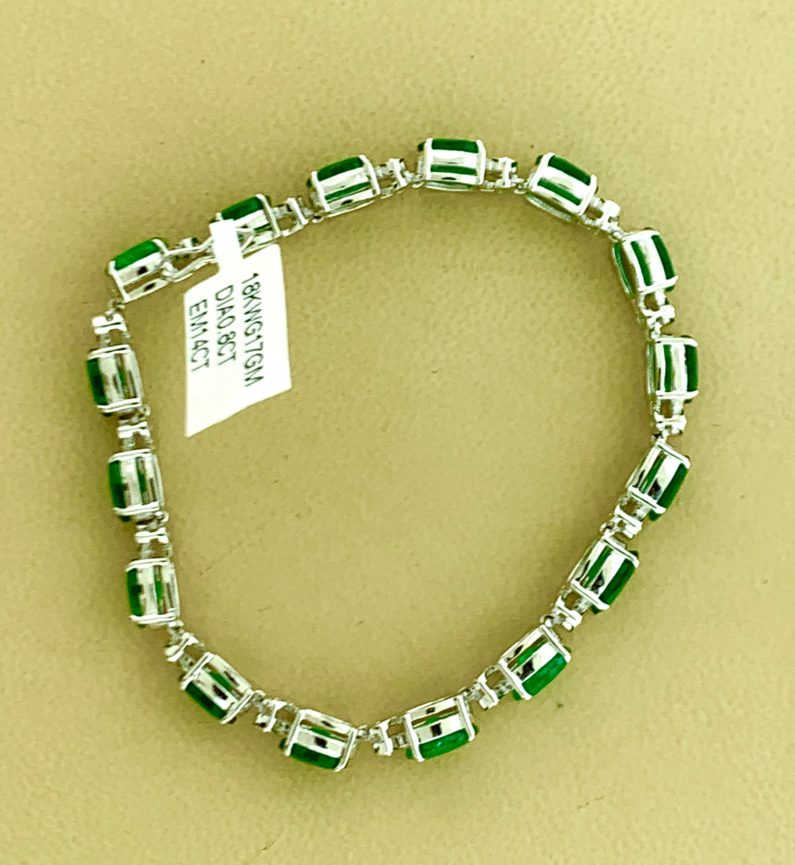 14 Carat Emerald 0.8 Carat Diamond Tennis Bracelet 18 Karat White Gold For Sale 2