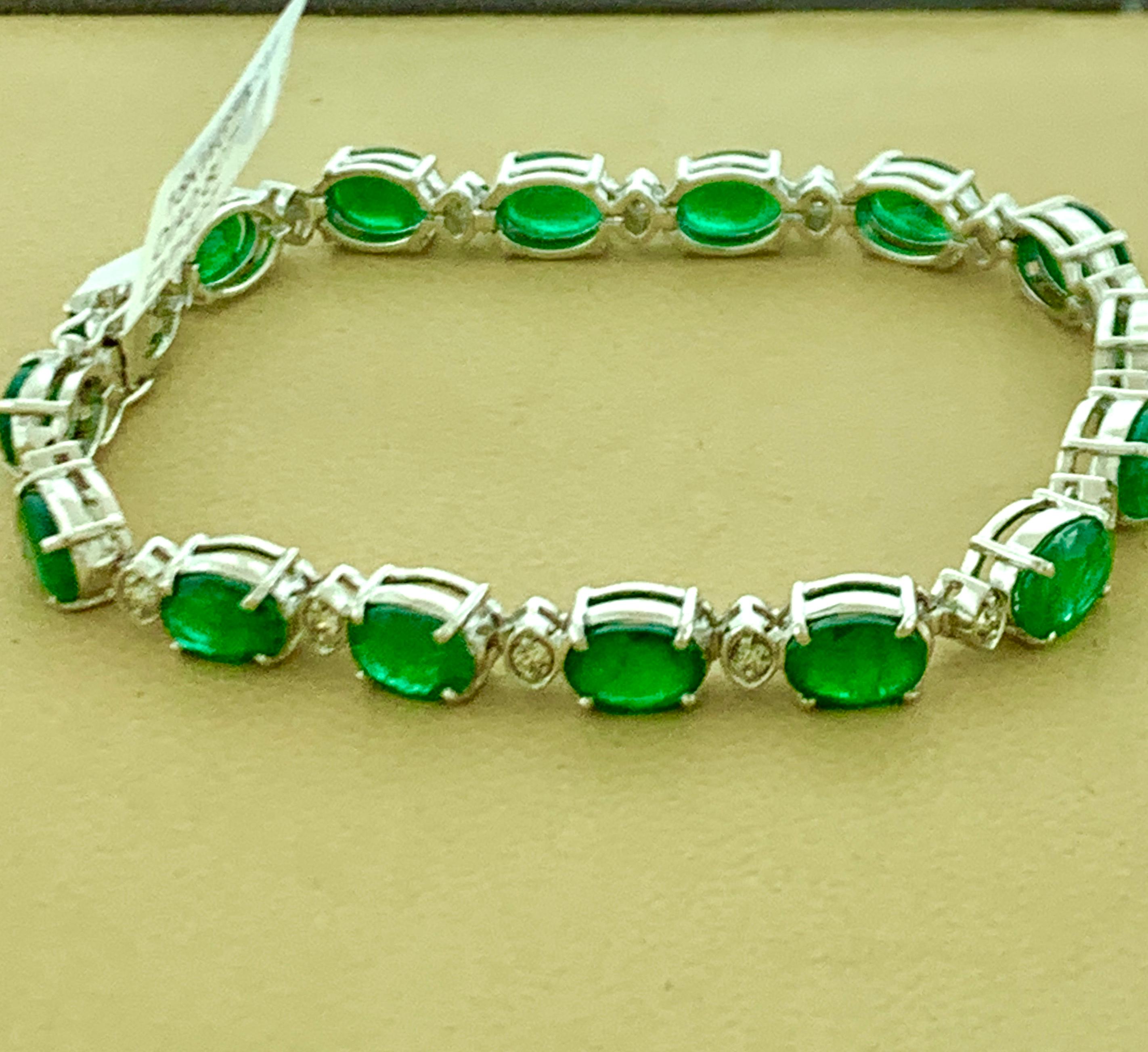 14 Carat Emerald 0.8 Carat Diamond Tennis Bracelet 18 Karat White Gold For Sale 5