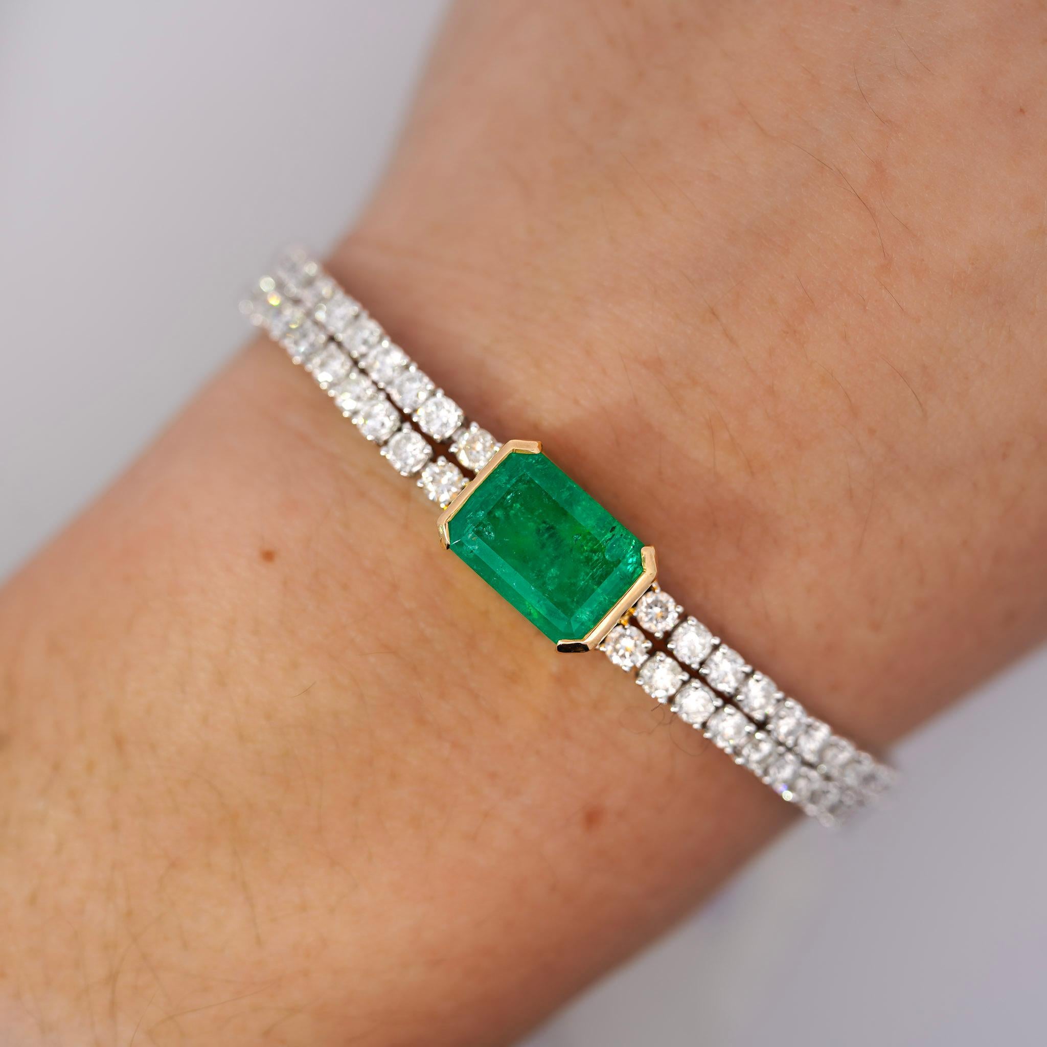 14 Carat Emerald Center and Diamond 2 Strand Tennis Bracelet For Sale 9