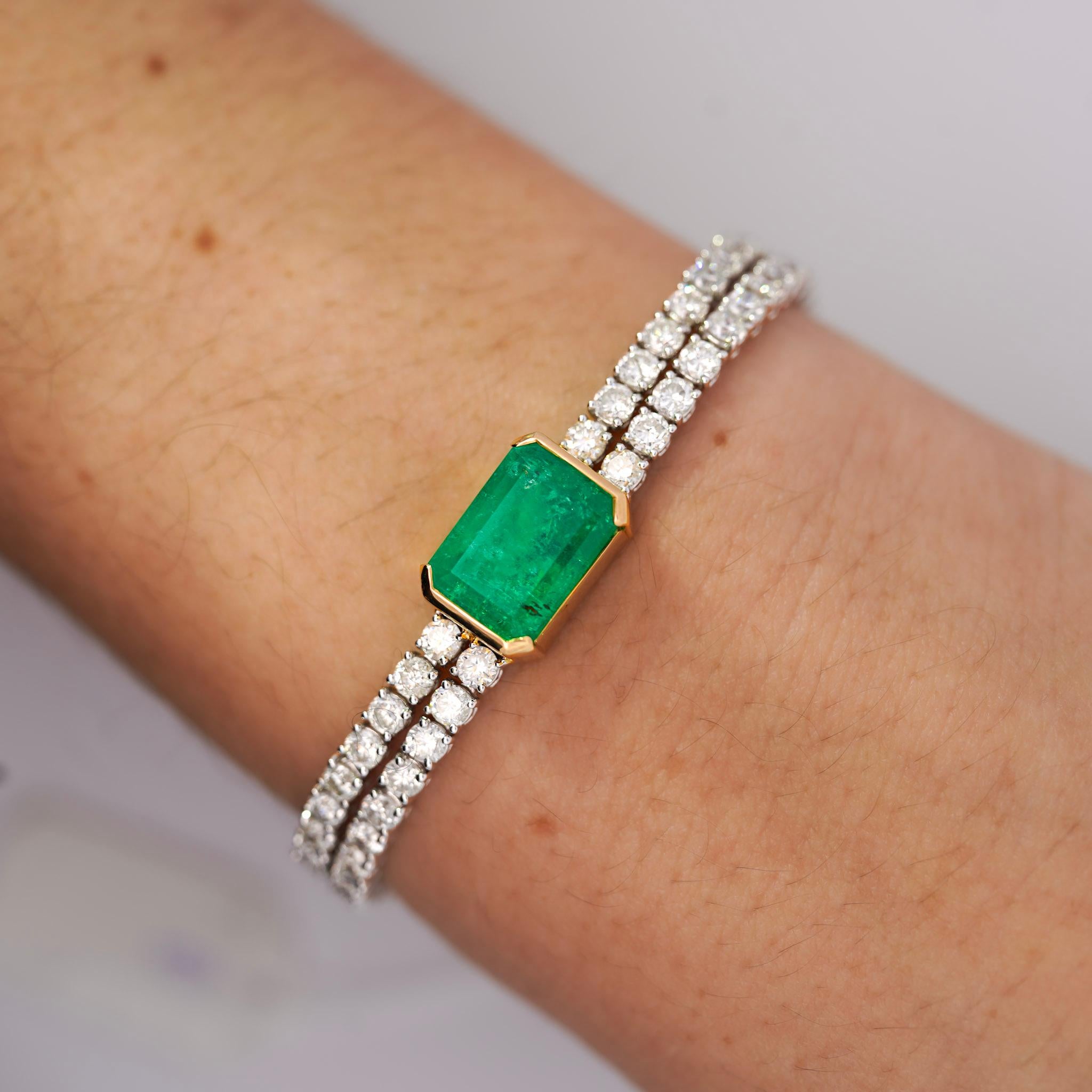 14 Carat Emerald Center and Diamond 2 Strand Tennis Bracelet For Sale 10