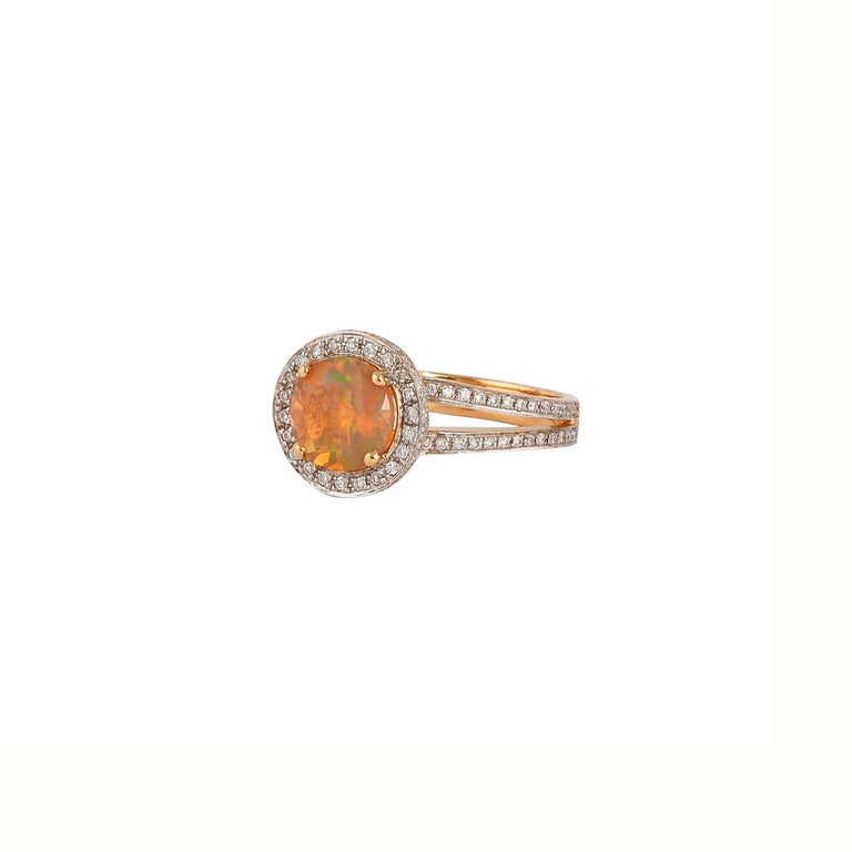 1.4 Carat Ethiopian Opal with Diamond Ring in 18 Karat Yellow Gold In New Condition For Sale In Hong Kong, HK