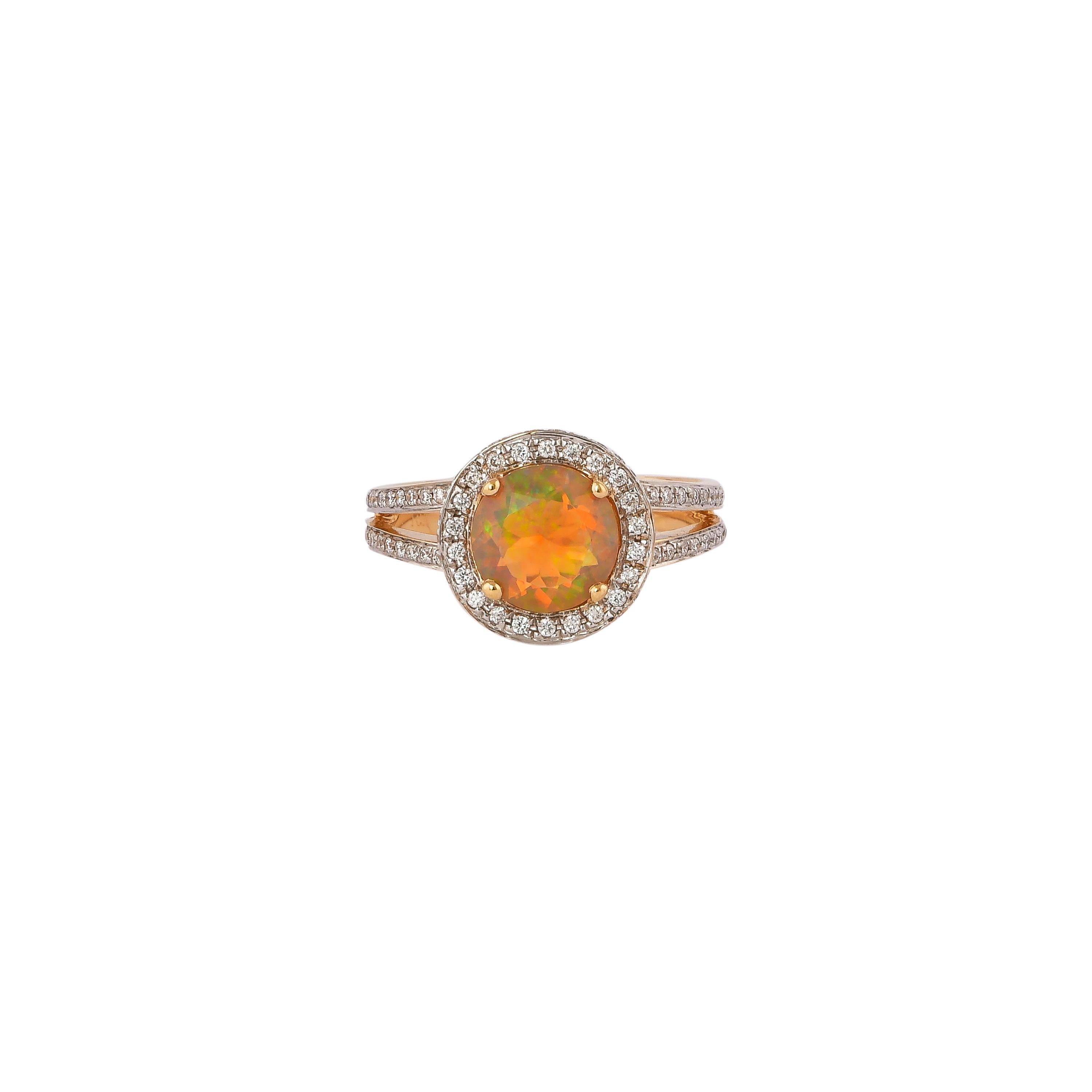 1.4 Carat Ethiopian Opal with Diamond Ring in 18 Karat Yellow Gold In New Condition For Sale In Hong Kong, HK