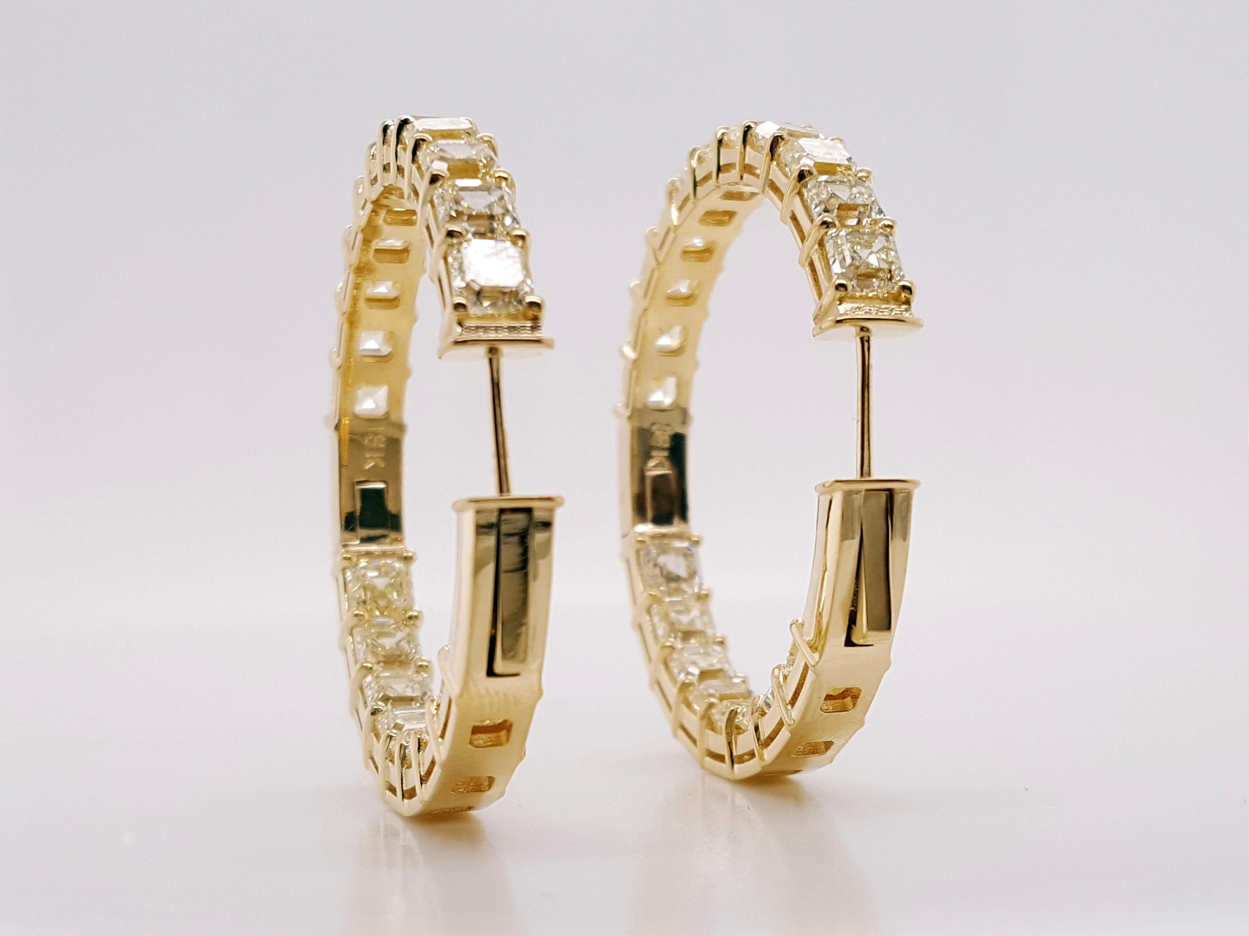 Magnifiques boucles d'oreilles, serties de diamants jaunes de taille Asscher, poids 14.20 carats. Chaque pierre pèse environ 0,32 carat. Elle est sertie dans une monture en or jaune 18k poli.

Vous pouvez porter ces cerceaux en toute occasion et ils