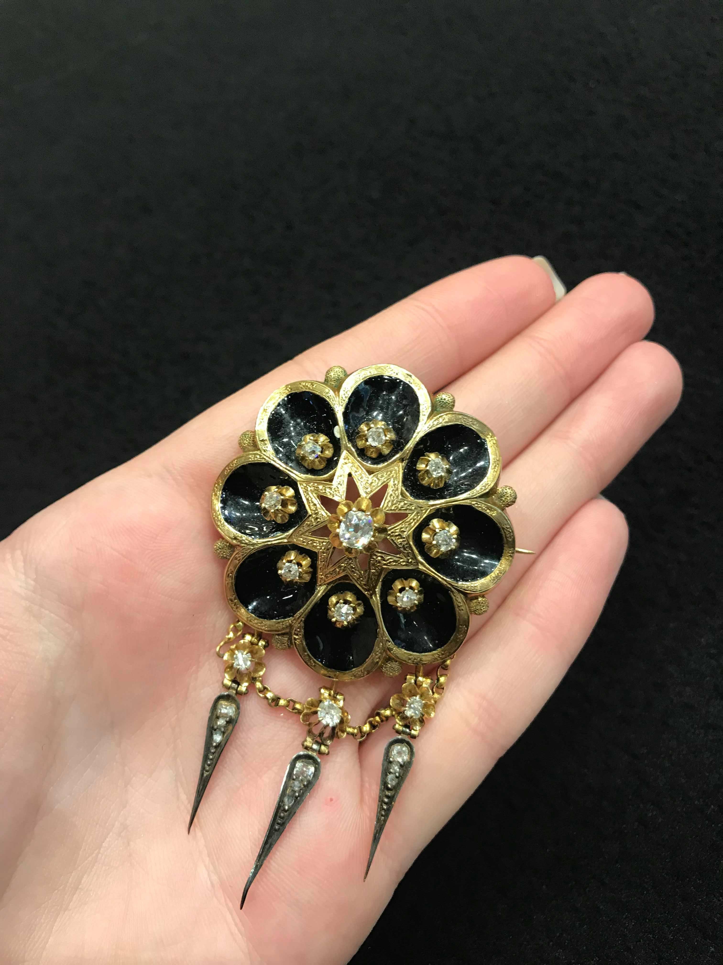 14 Carat Gold 1870s Victorian Mourning Brooch 1.44 Carat Diamond and Enamel In Excellent Condition For Sale In Melbourne, AU