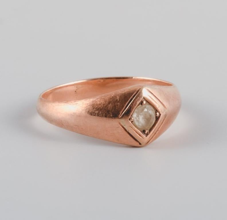14-carat gold ring, adorned with semi-precious stone.
Scandinavian goldsmith, approx. 1960s.
Stamped with the goldsmith's initials.
Stamped 585.
3.5 grams.
In good condition.
Ring size 19mm
U.S. size 9.00
