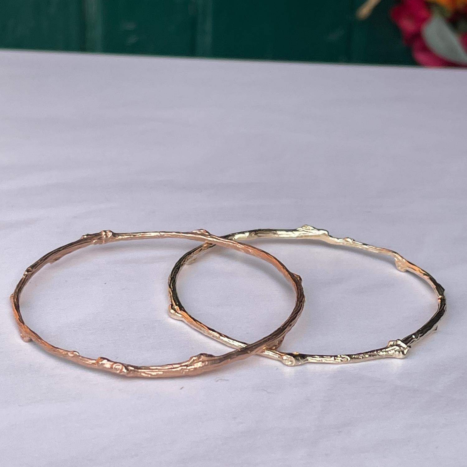 14 carat gold Rose twig bangle  In New Condition For Sale In Torquay, GB