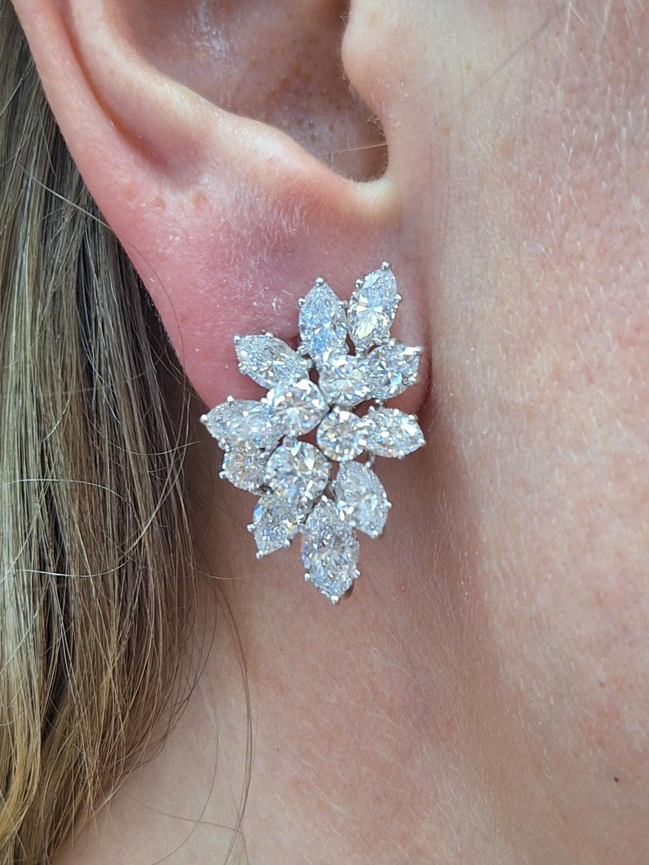 Harry Winston Mixed Cut Cluster Diamond Earrings


Total Carat Weight: Approx. 14.48Ctw


Metal: 18Kt Yellow Gold


Diamond Color: E-F


Diamond Clarity: VVS1


Length: 1.25 Inch long

 

Weight: 17 Grams