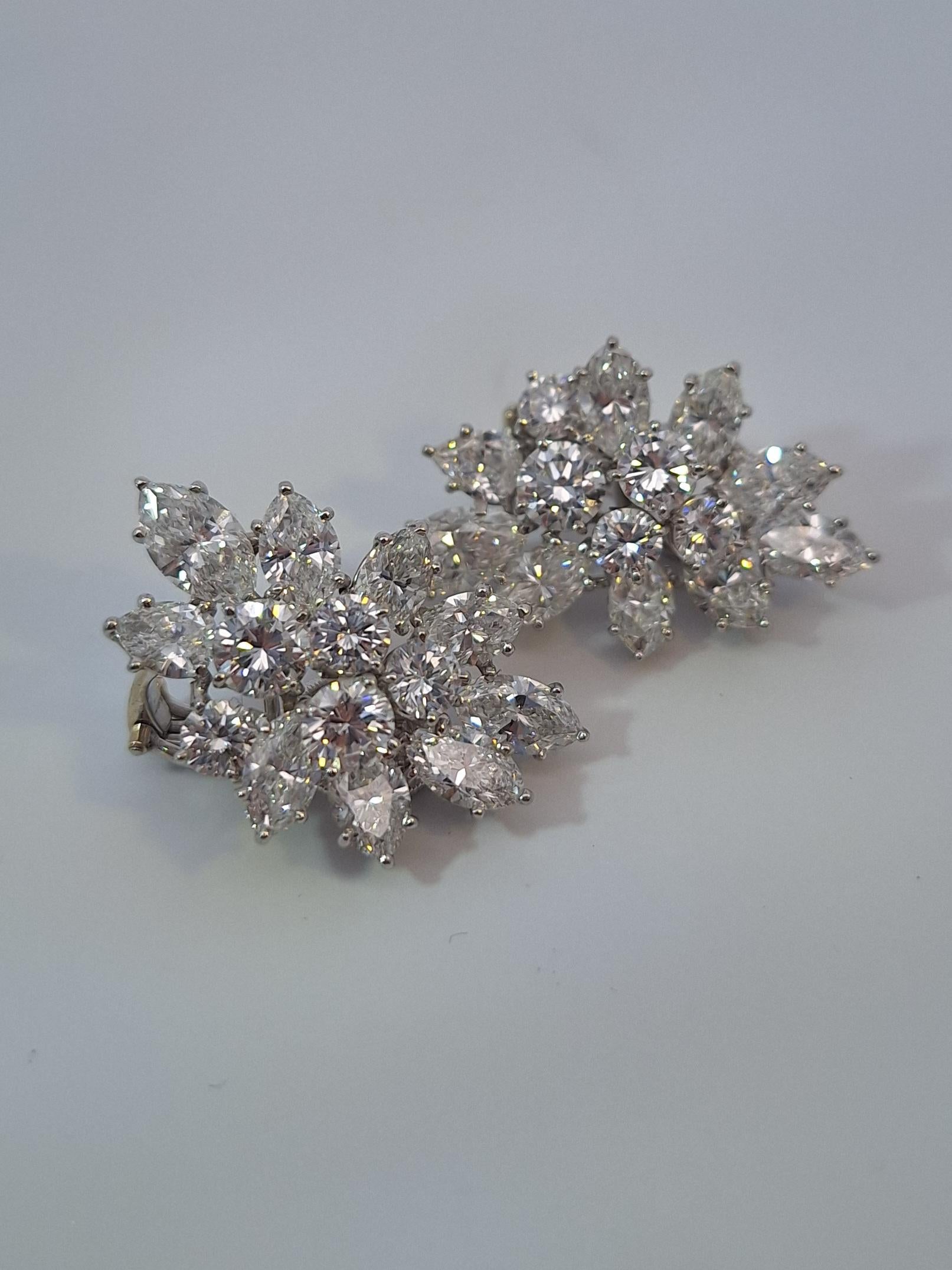 14 Carat Harry Winston Cluster Diamond Earrings In Excellent Condition For Sale In New York, NY