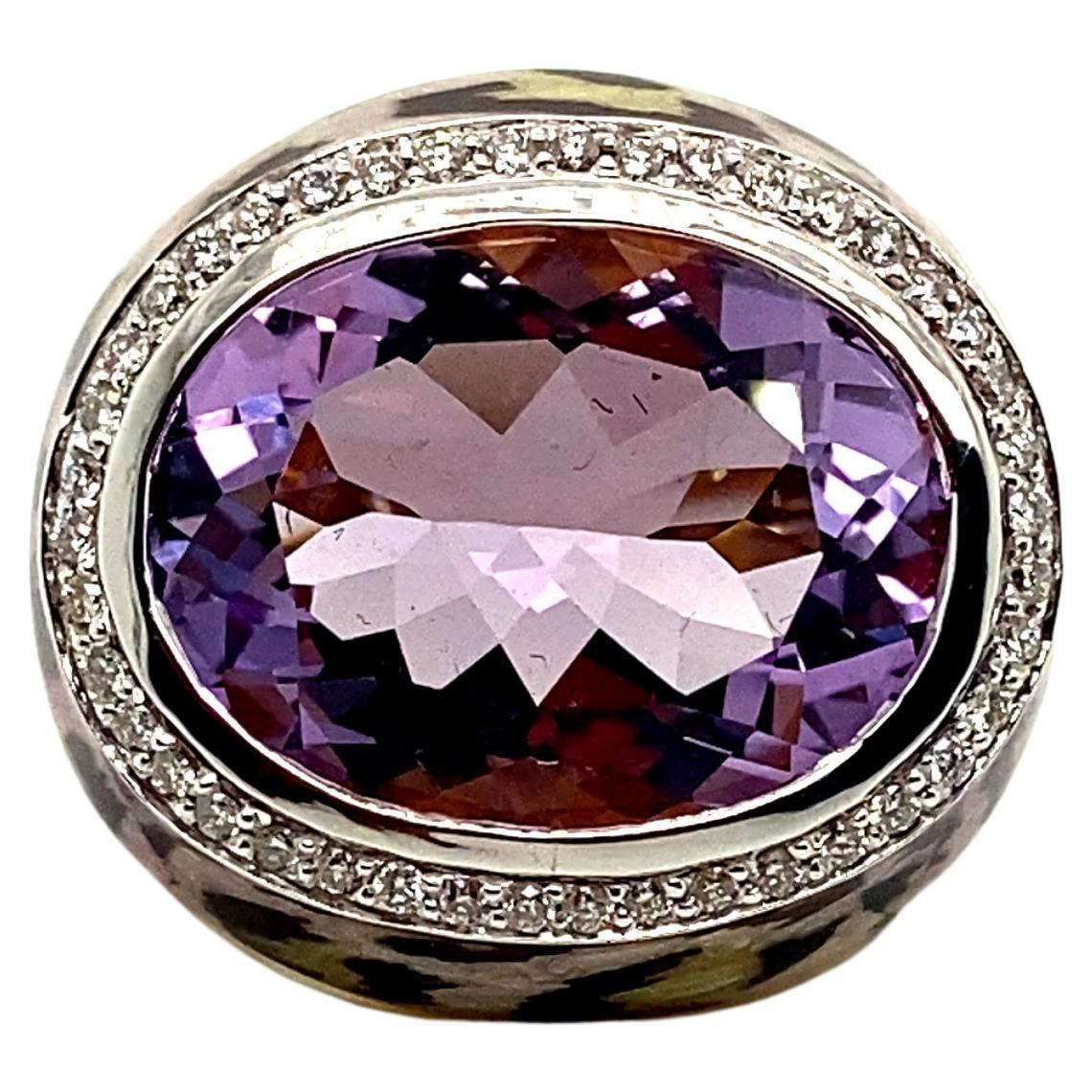 14 Carat Natural Oval-Cut Amethyst and White Diamond Yellow Gold Cocktail Ring For Sale