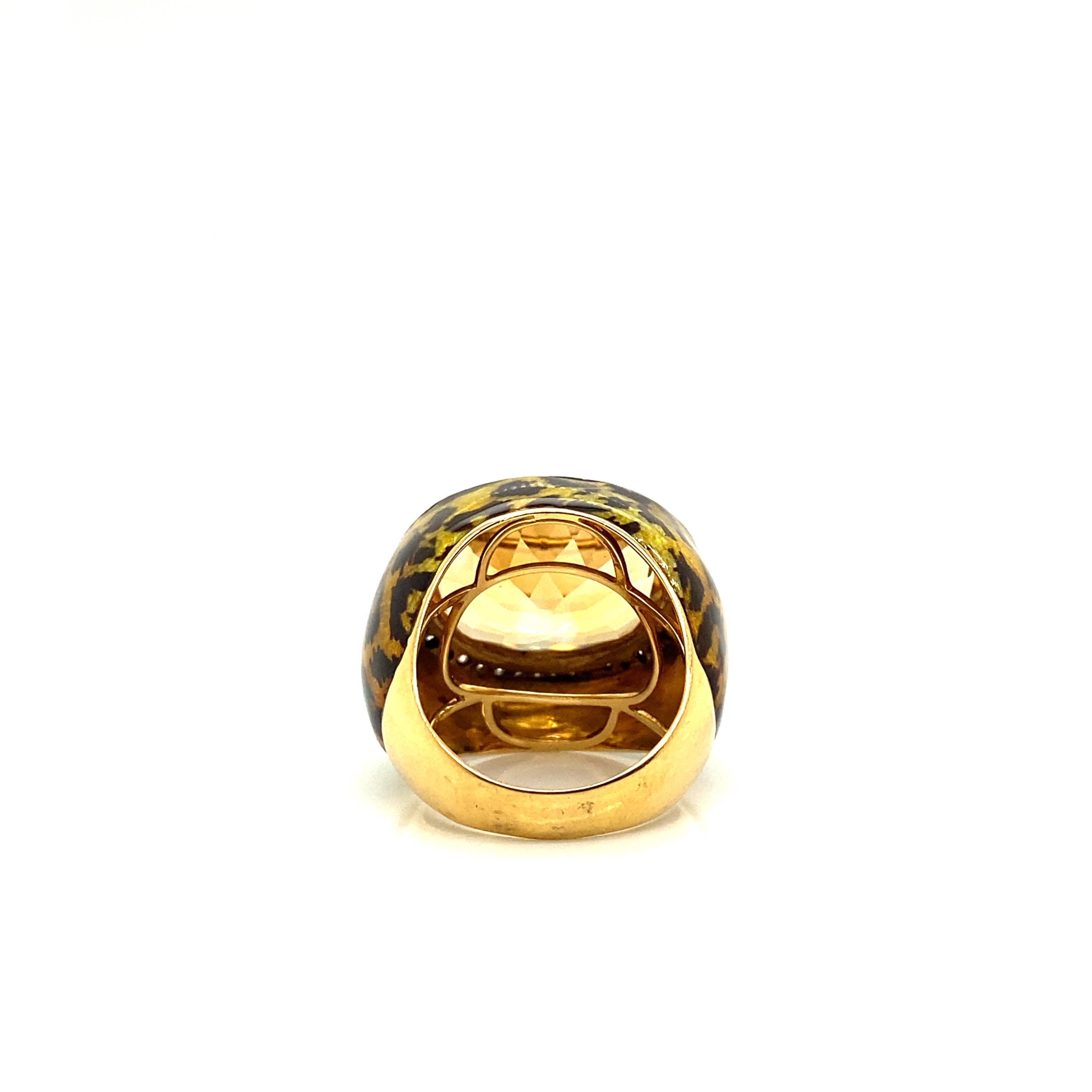 Women's or Men's 14 Carat Natural Oval-Cut Citrine and Diamond Gold Engagement Ring For Sale