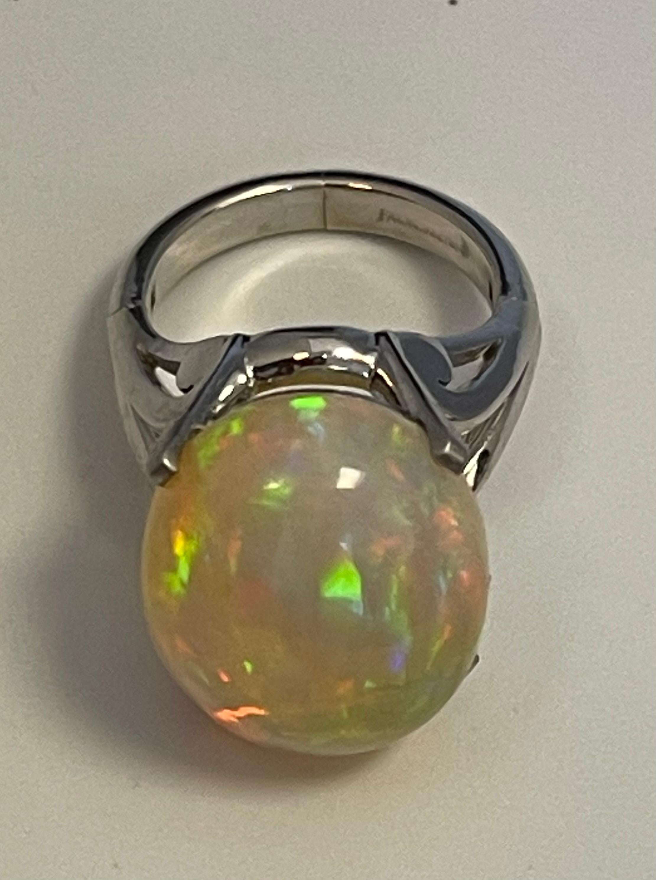 14 Carat Oval Shape Ethiopian Opal Cocktail Ring in Platinum In Excellent Condition For Sale In New York, NY