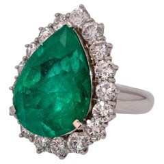 14 Carat Pear Shape Colombian Emerald Cocktail Ring GIA Certified