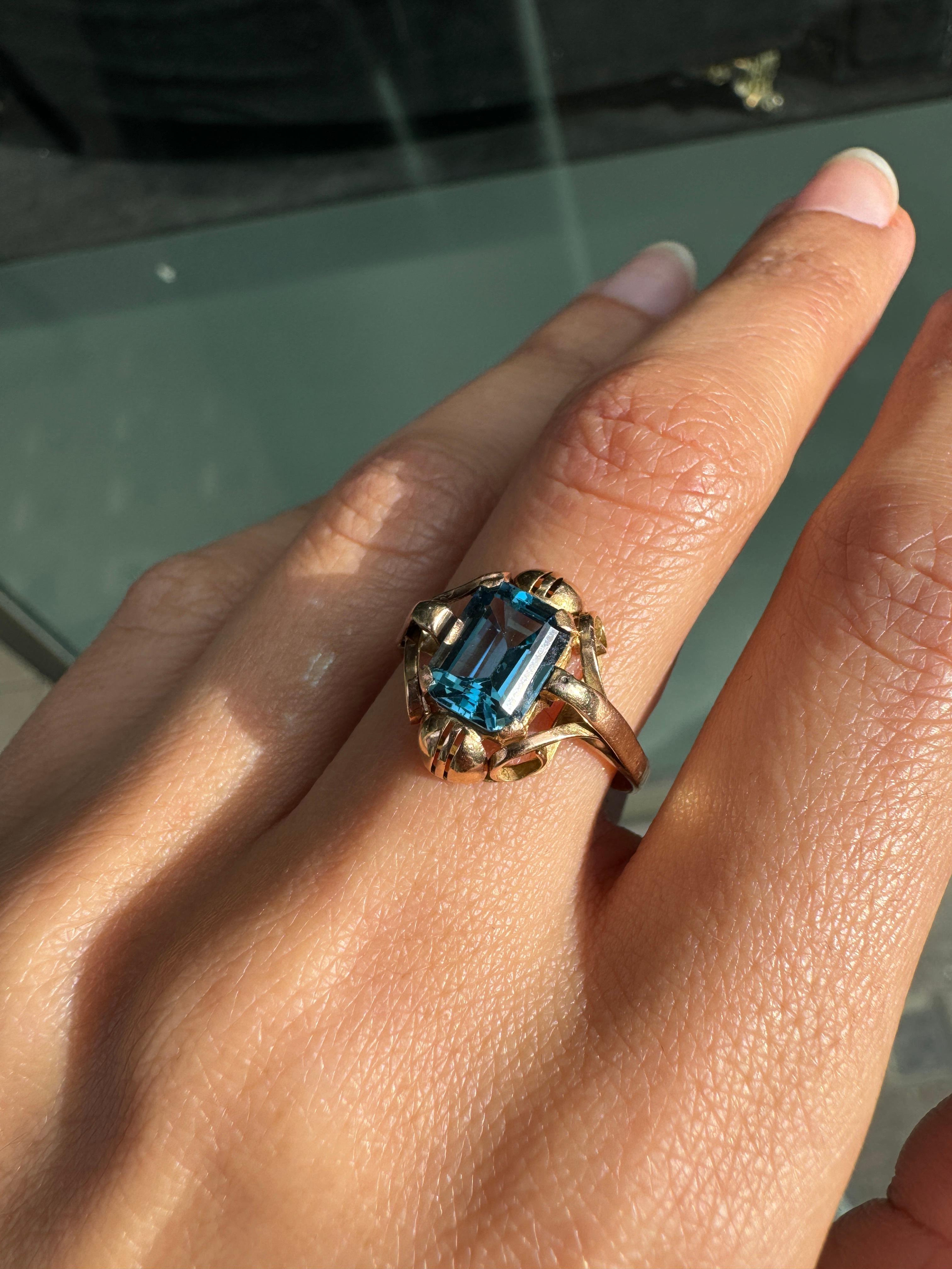 Women's 14 Carat Rose Gold and Blue Topaz Dress Ring, Circa 1930s-1940s For Sale