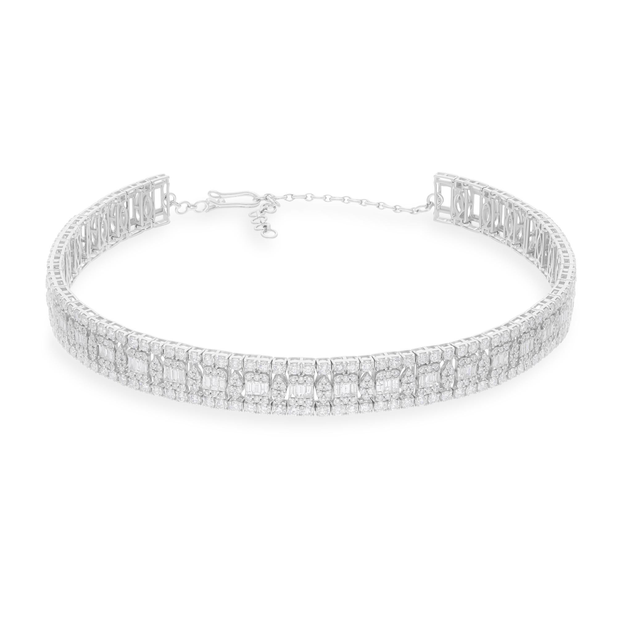 14 Carati SI/H Baguette Round Brilliante Cut Diamond Collana in oro bianco 18 carati In condizioni Nuovo in vendita a Diera, Dubai