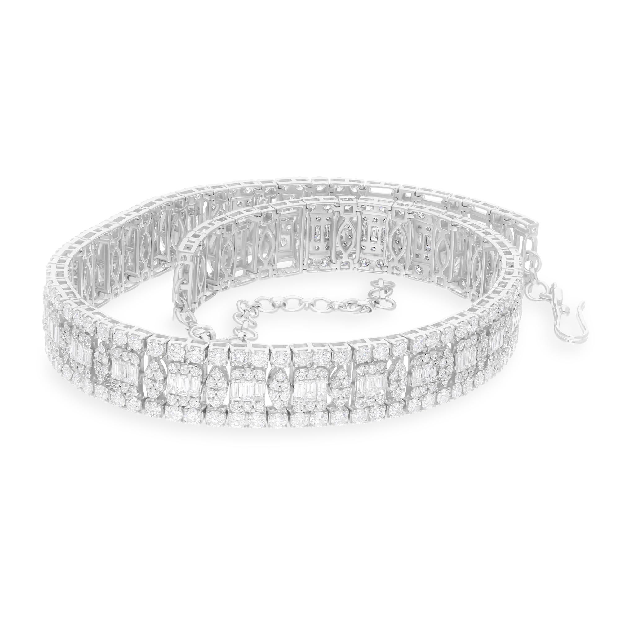Donna 14 Carati SI/H Baguette Round Brilliante Cut Diamond Collana in oro bianco 18 carati in vendita