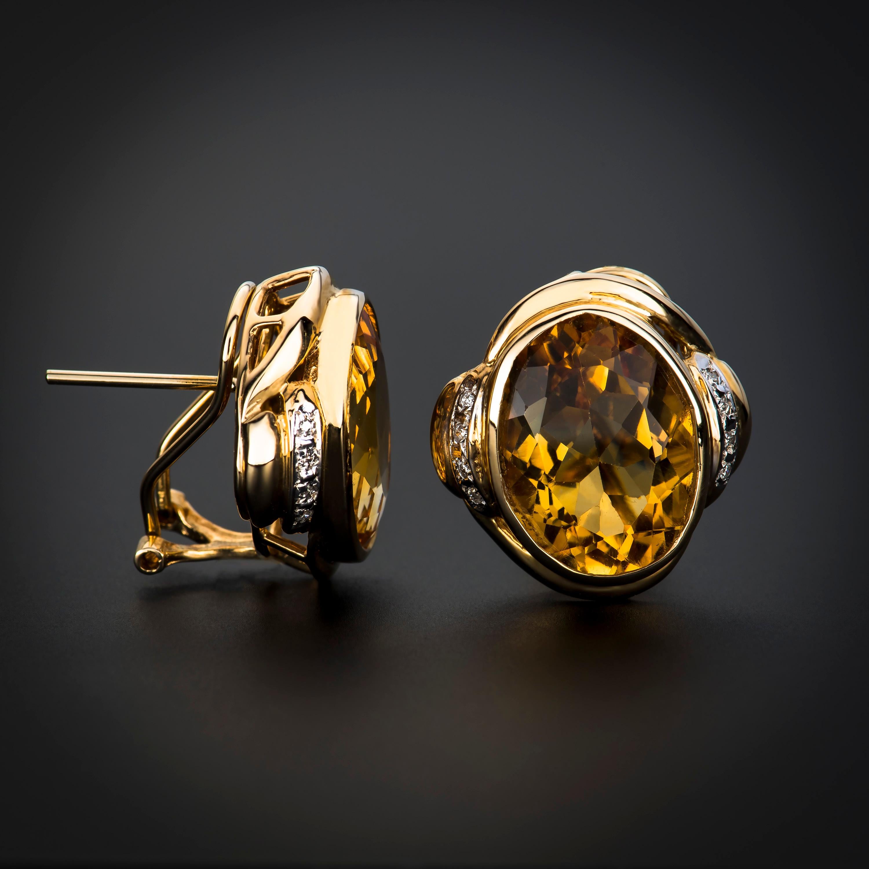 Boucles d'oreilles en citrine ovale avec diamants de 14 carats de poids total Unisexe en vente