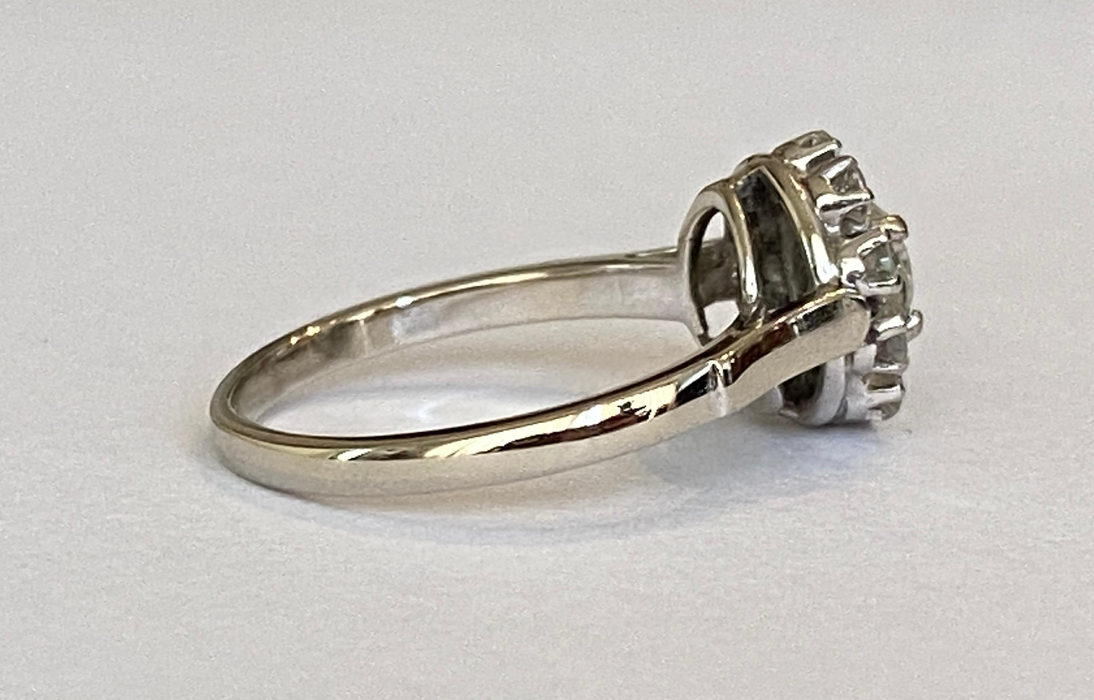 Women's 14 carat vintage white gold rosette ring with 0.83 ct diamonds For Sale