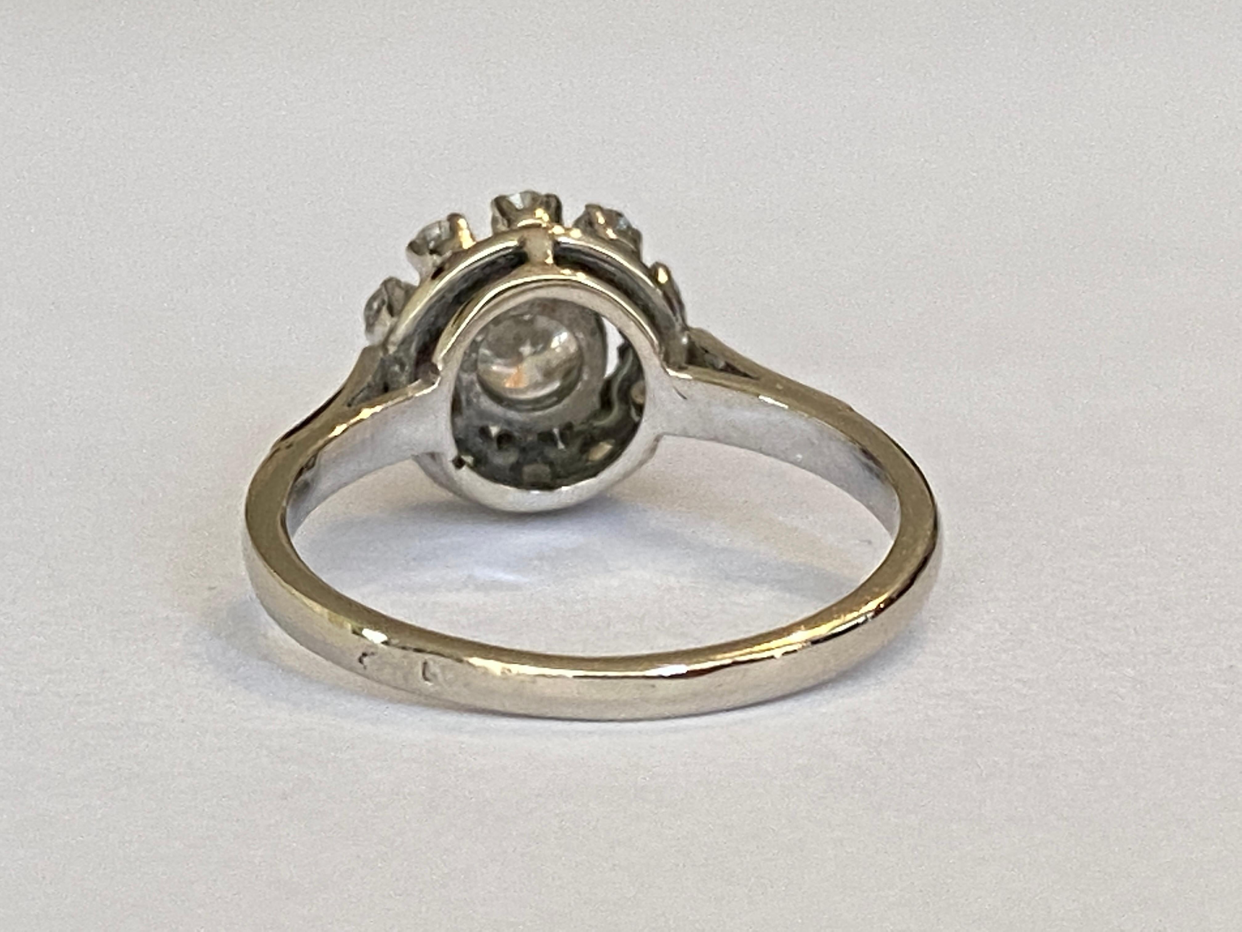 14 carat vintage white gold rosette ring with 0.83 ct diamonds For Sale 2
