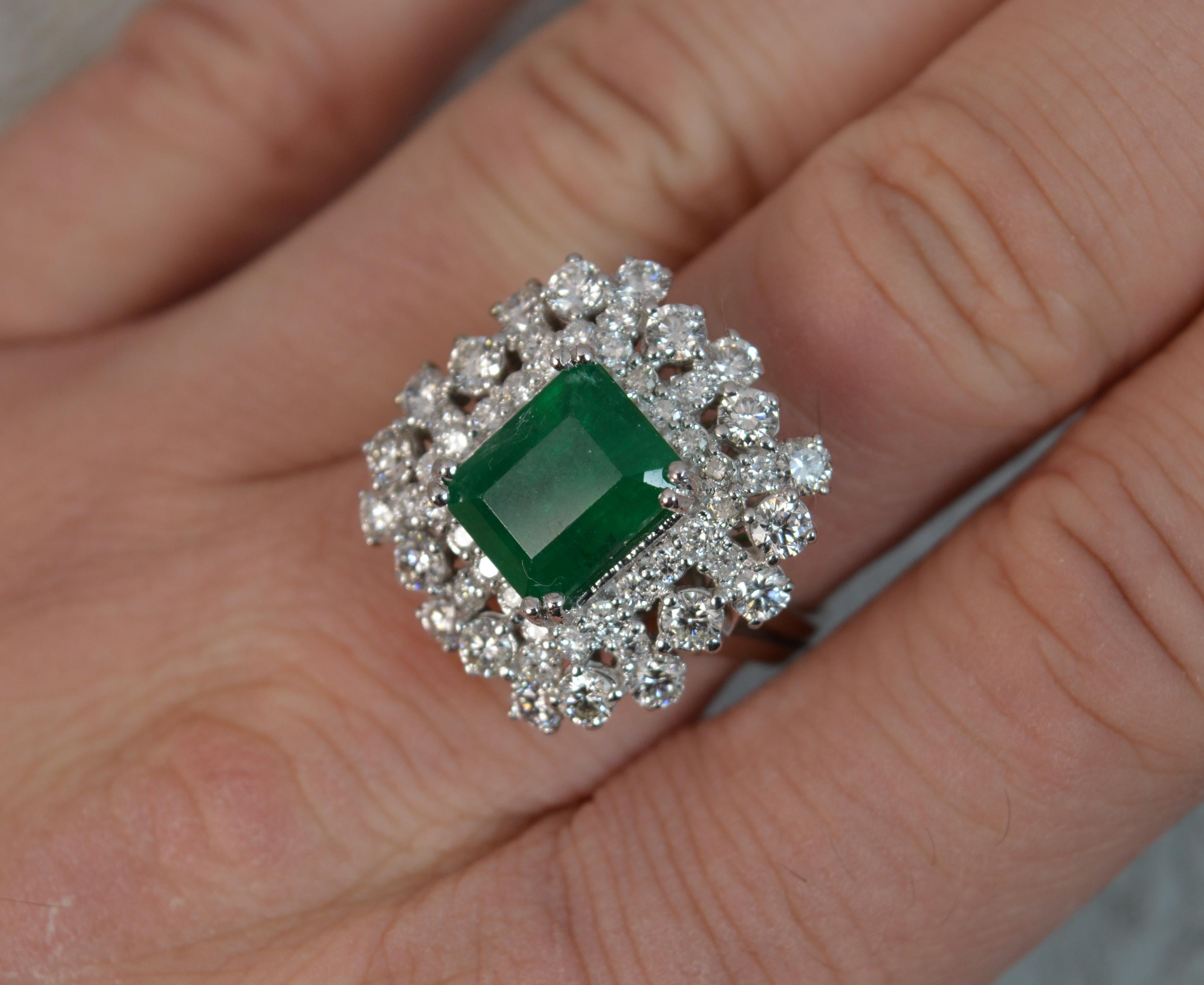 Contemporary 14 Carat White Gold Emerald VS1 2.25 Carat Diamond Cluster Ring