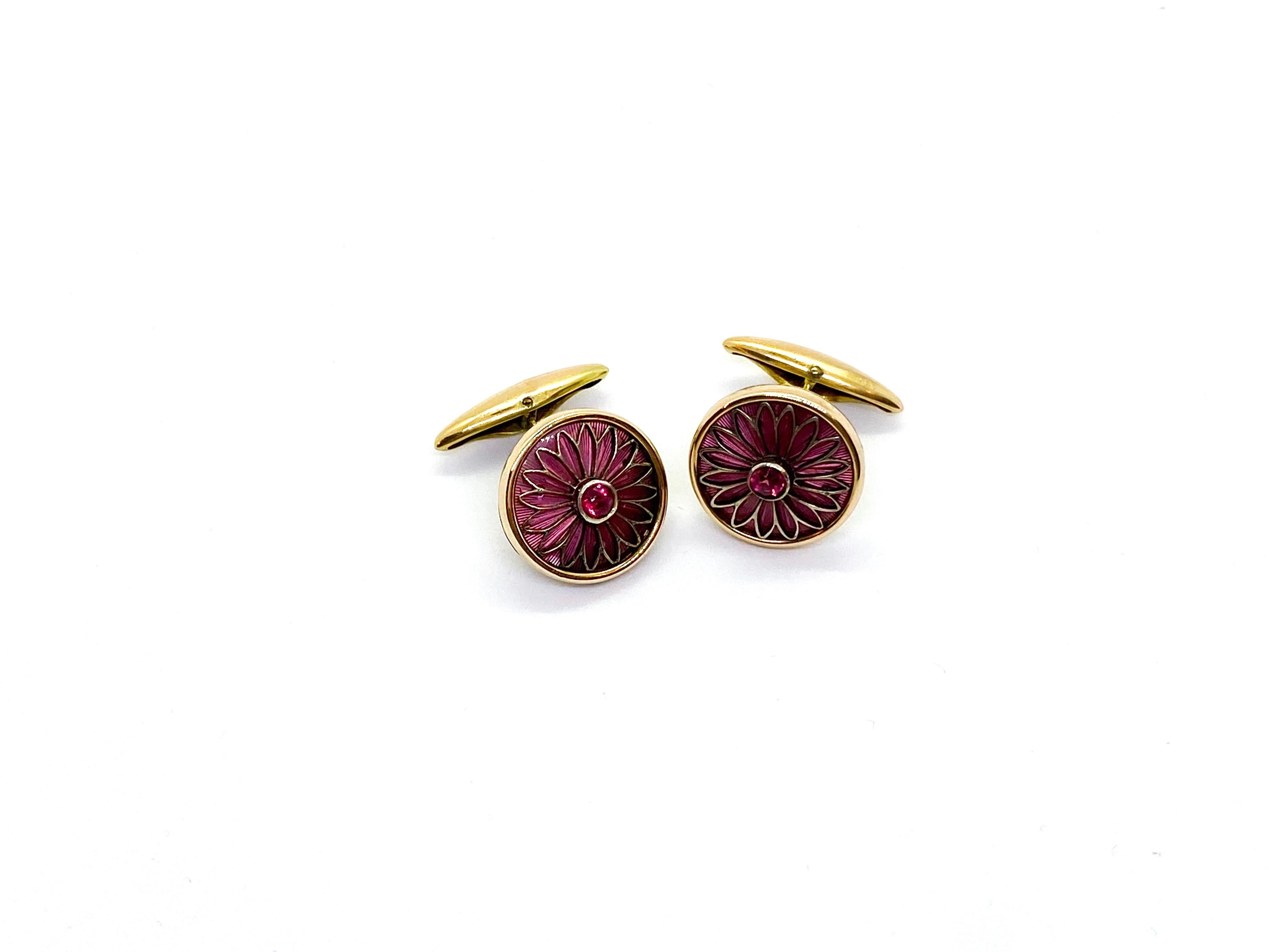 alter schmuck mit roten steinen
