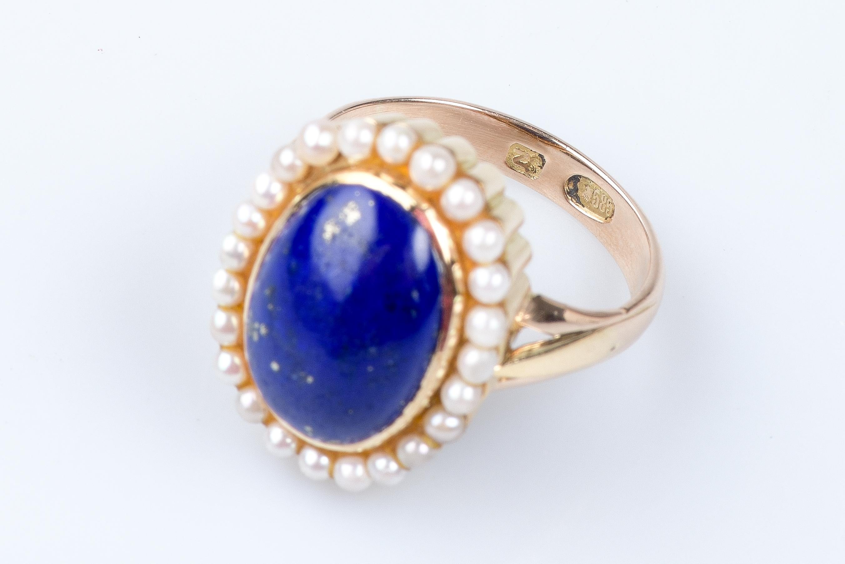 14 carat yellow gold lapis lazuli and pearls ring For Sale 11
