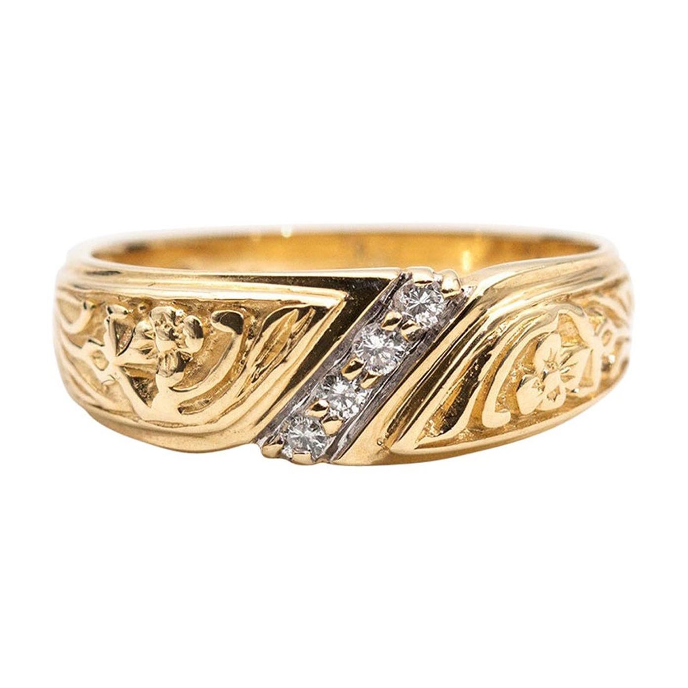 14 Carat Yellow Gold Round Brilliant Cut Diamond Vintage Wedding Band Ring