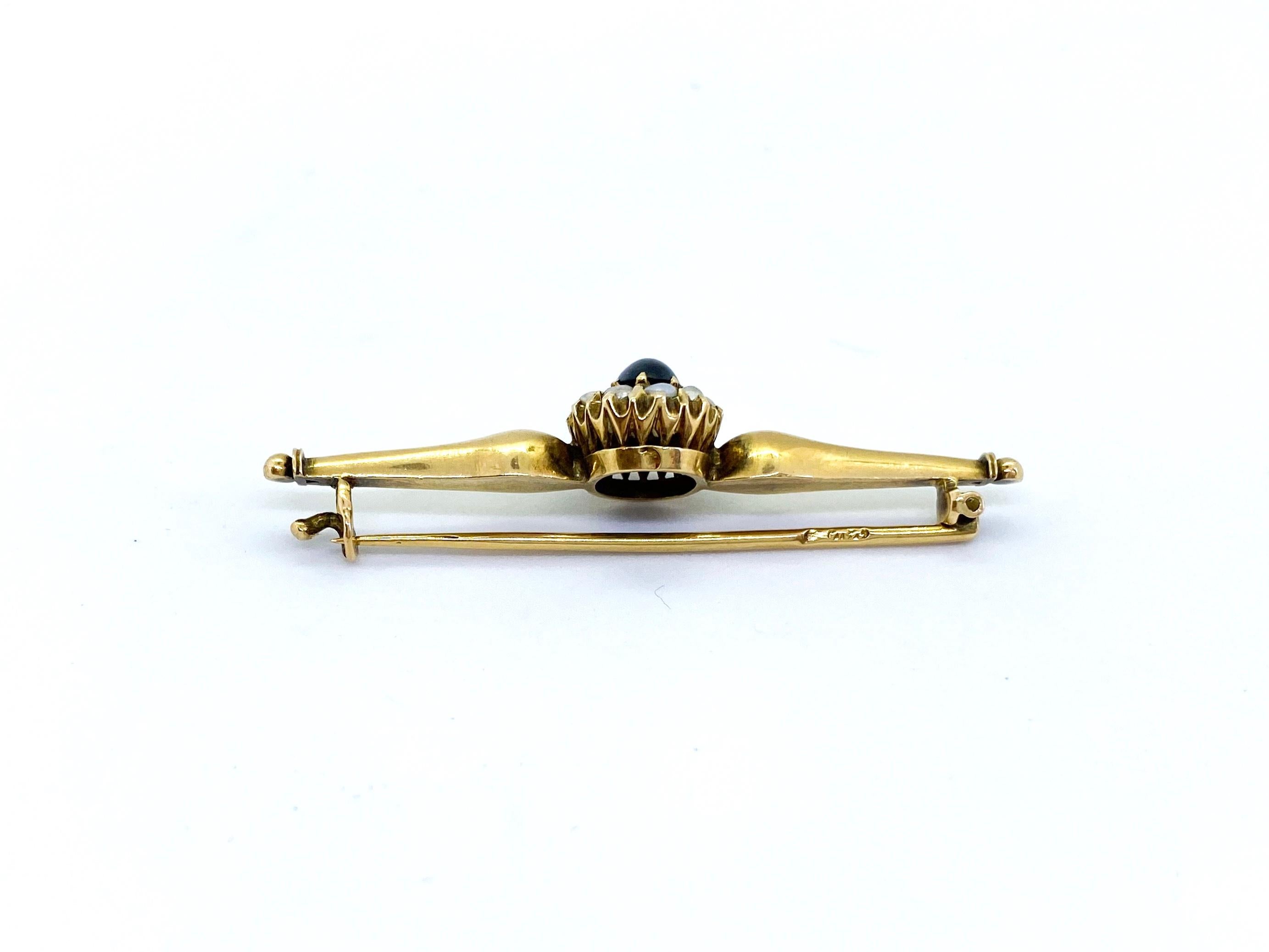 14 Carat Yellow Gold Russia 1.05ct Sapphire Pearls Brooch
Stamp 56 Rissian Gold