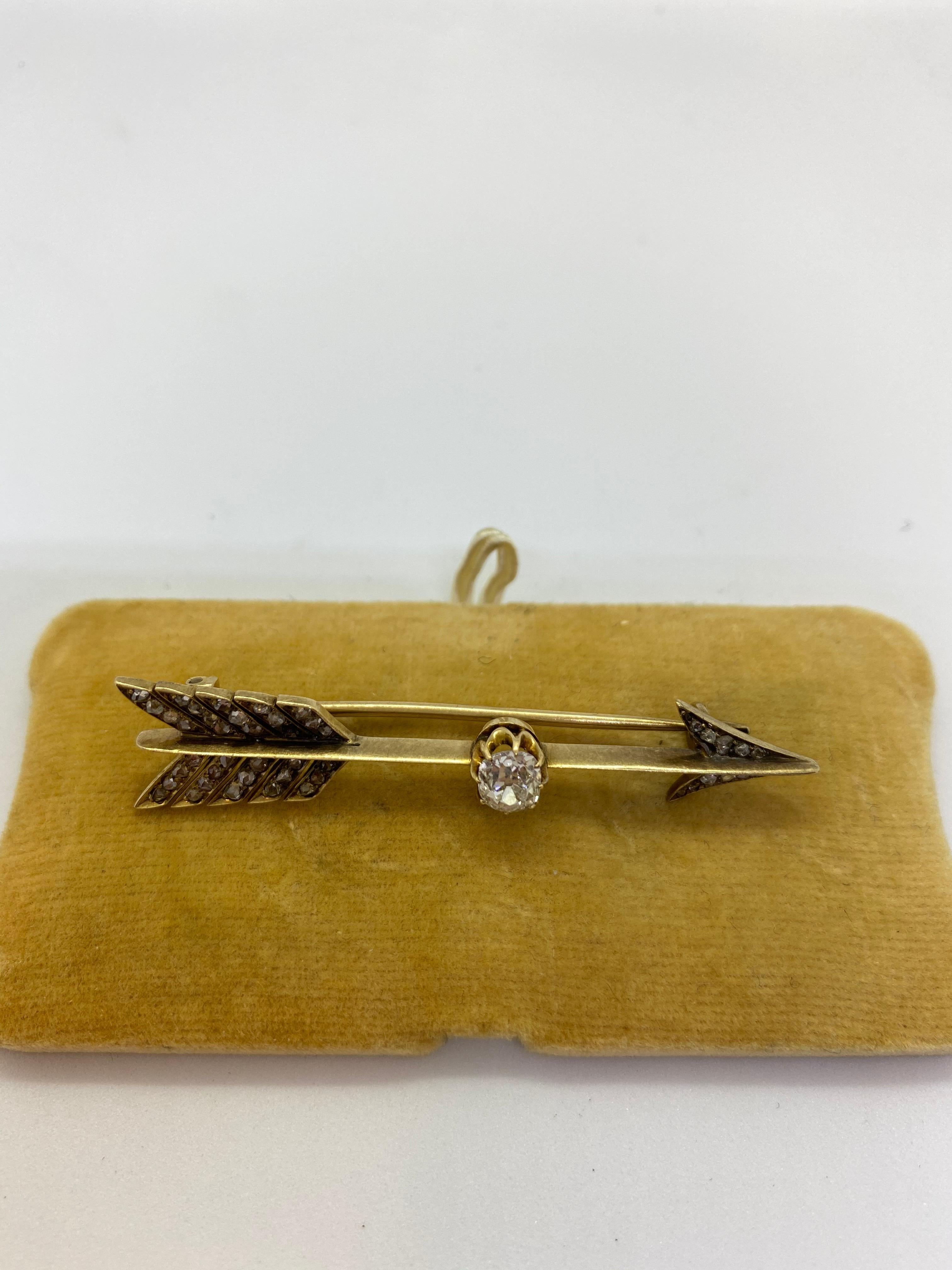 14 Karat Yellow Gold Russia Rose Cut Stones Diamond Arrow Brooch For Sale 5