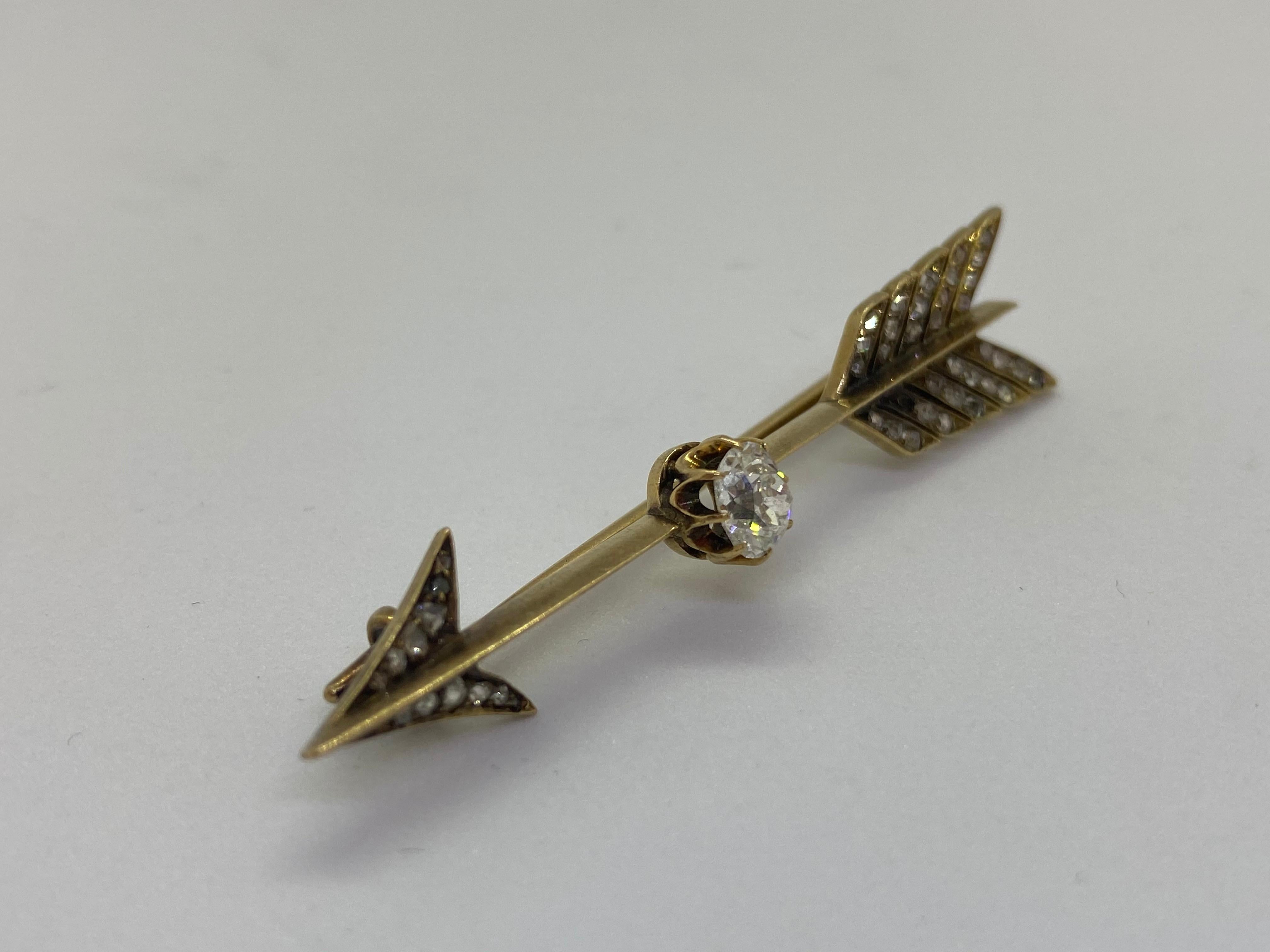 Russian Empire 14 Karat Yellow Gold Russia Rose Cut Stones Diamond Arrow Brooch For Sale