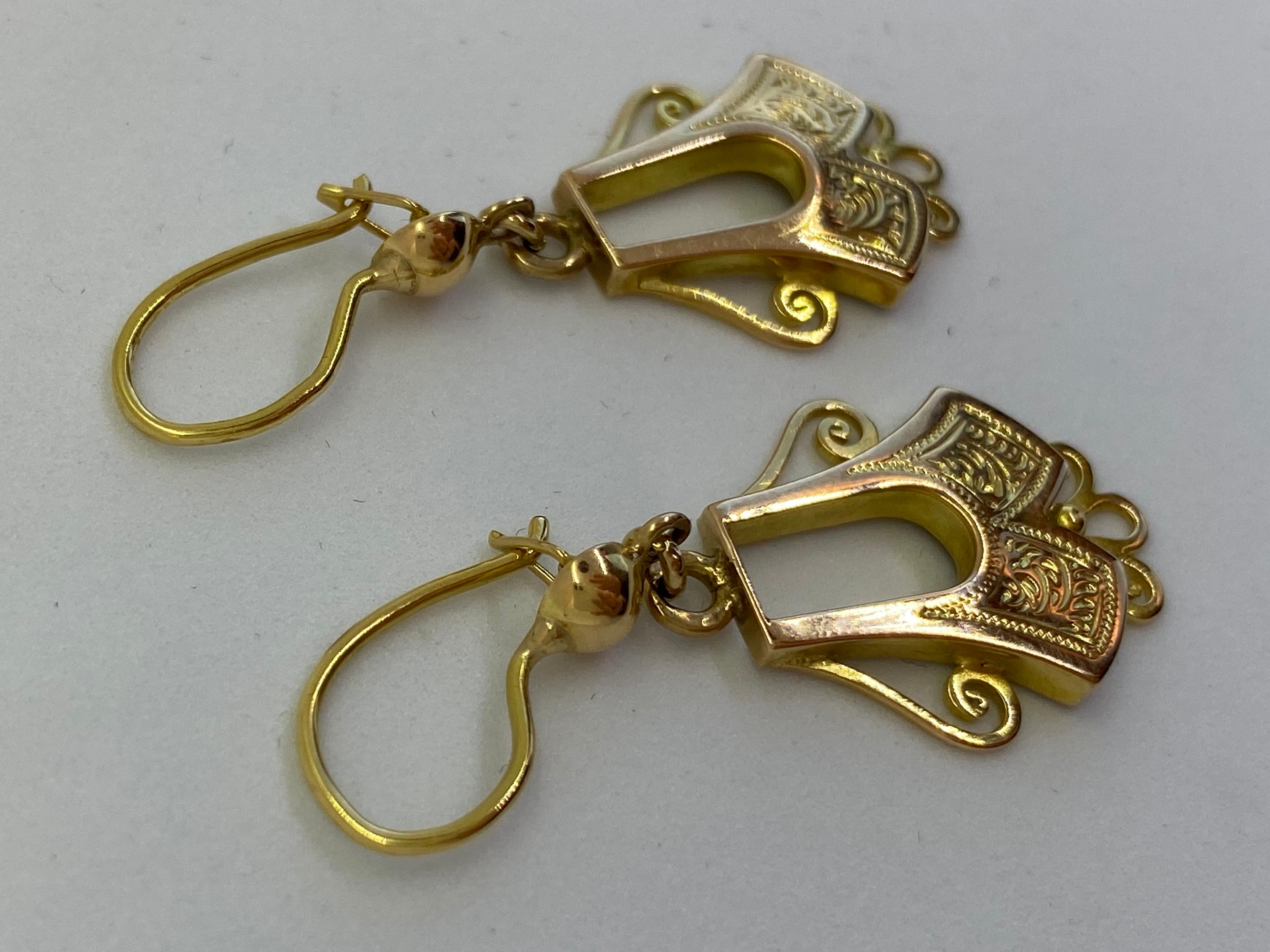 Women's Russia 14 Carat Yellow Gold Saint Petersburg Engraving Decoration Drop Earrings For Sale