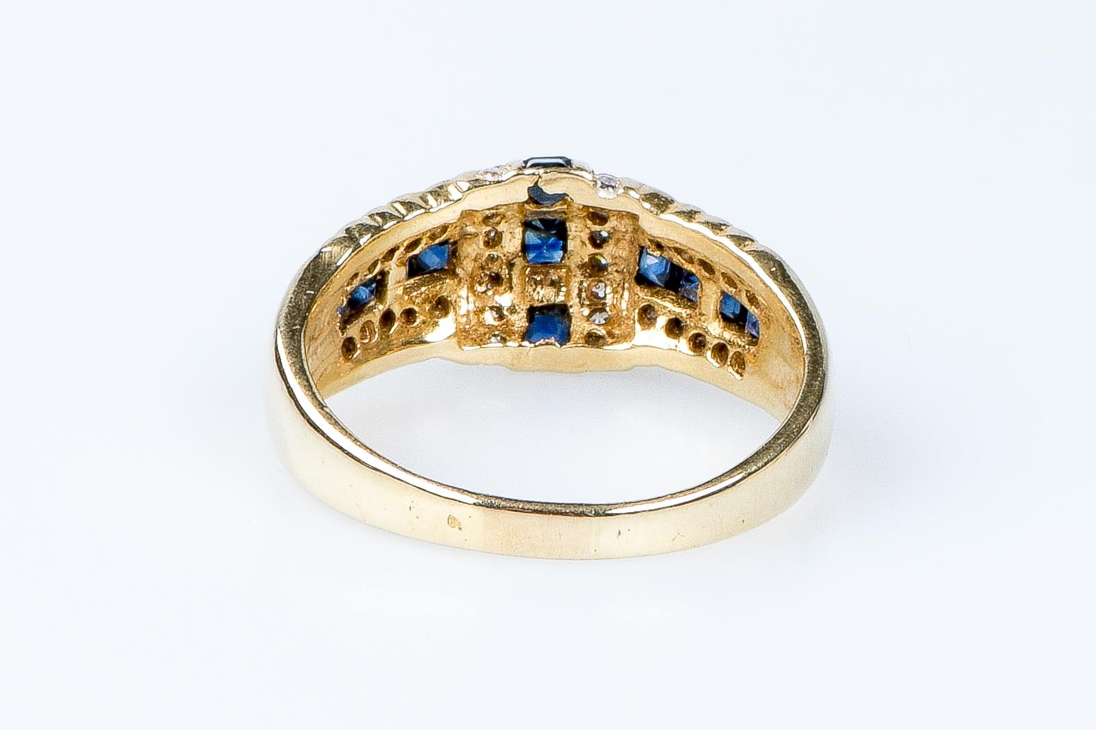 Women's 14 carat yellow gold sapphires ring  For Sale