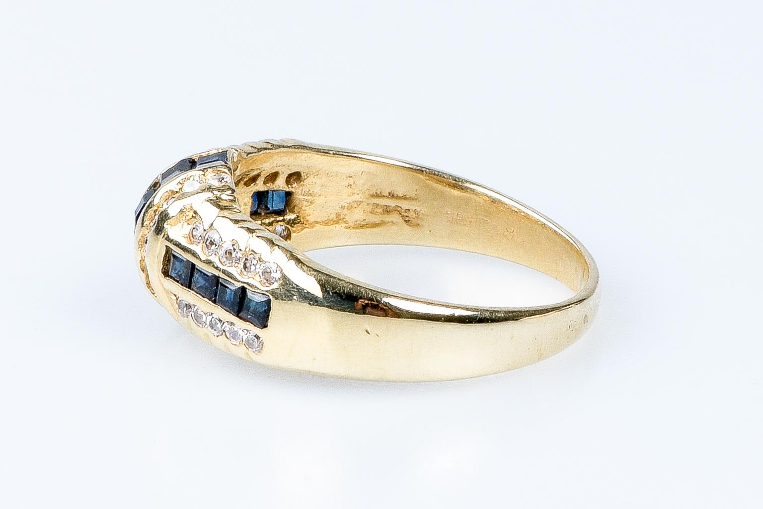 14 carat yellow gold sapphires ring  For Sale 1