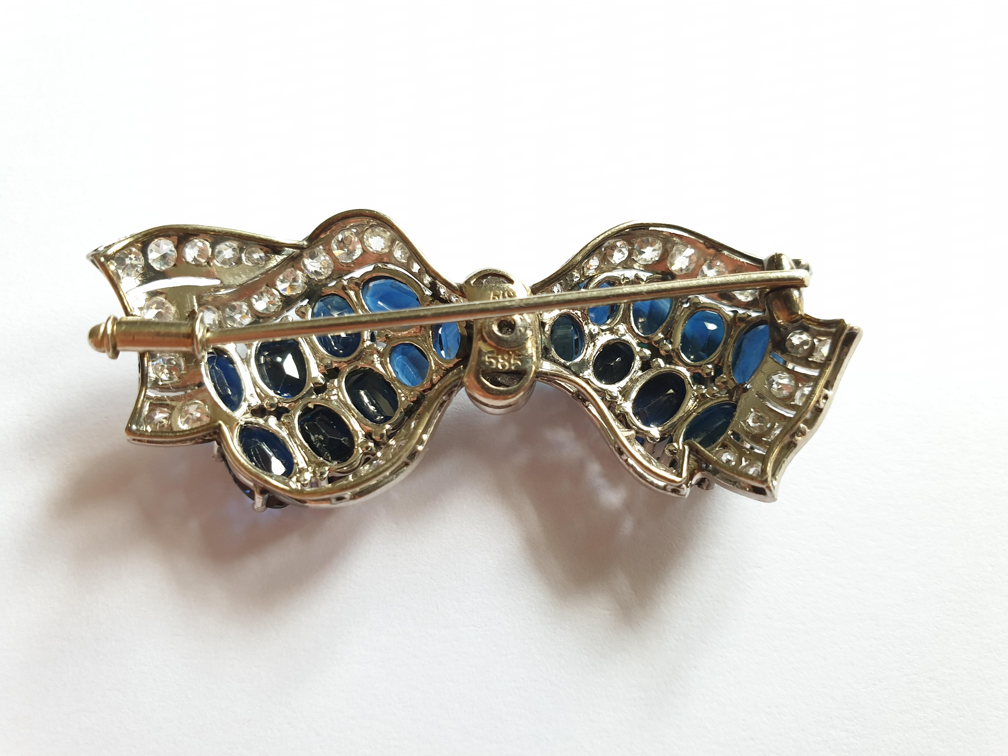 14 Carat Bow Brooch with Sapphires and Diamonds For Sale 3