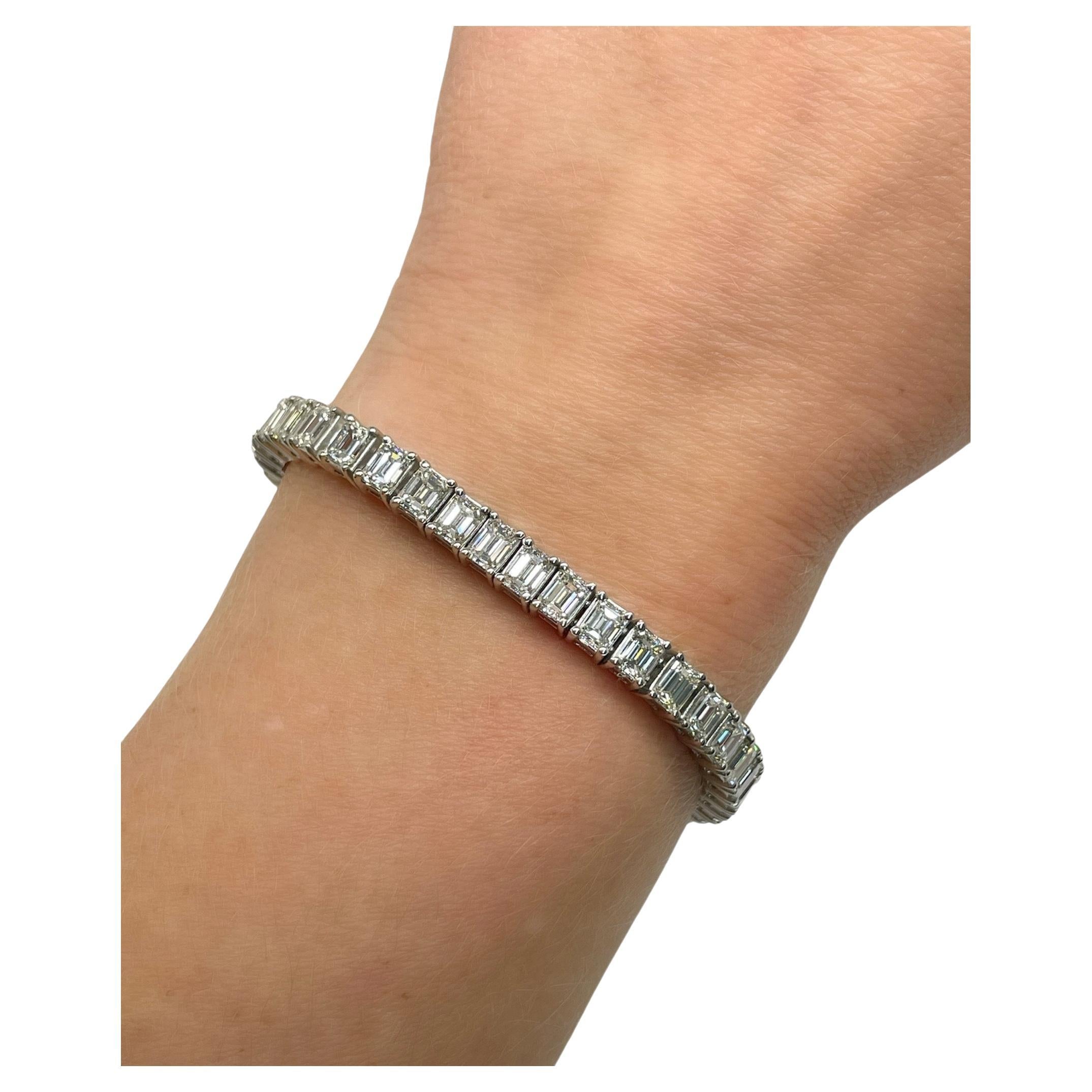 Bracelet tennis en platine et diamants taille émeraude 14 carats en vente