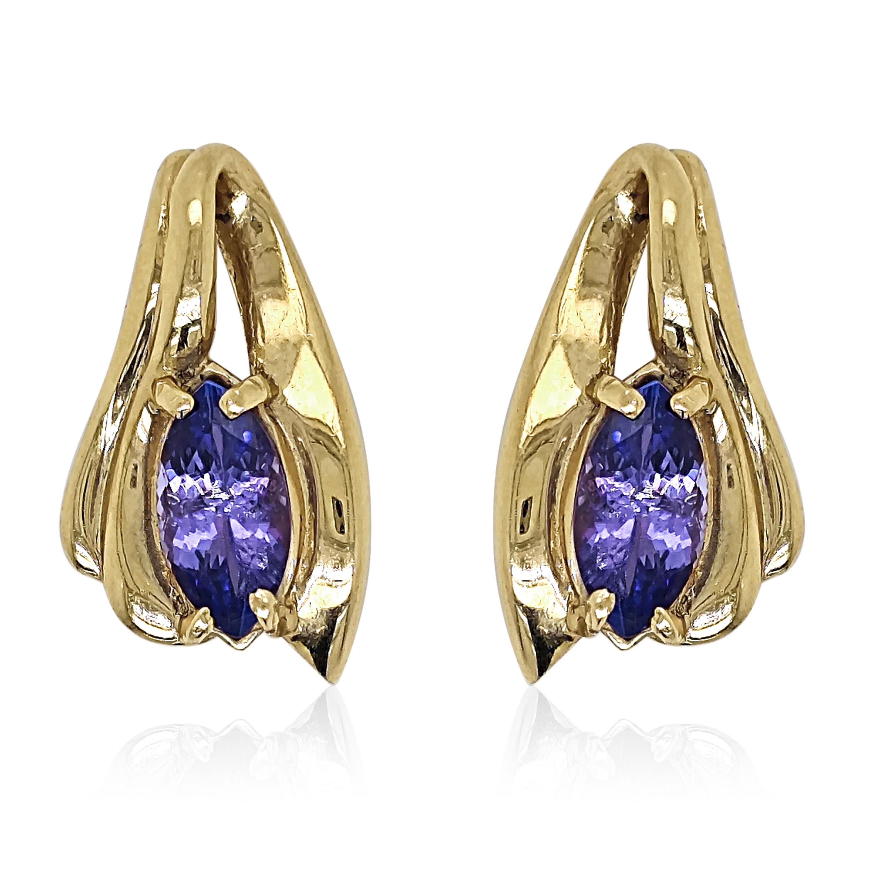 1 Tanzanite Gemstone, 1.4 Carats
Metal: 18K Yellow Gold, 2.12 Grams

