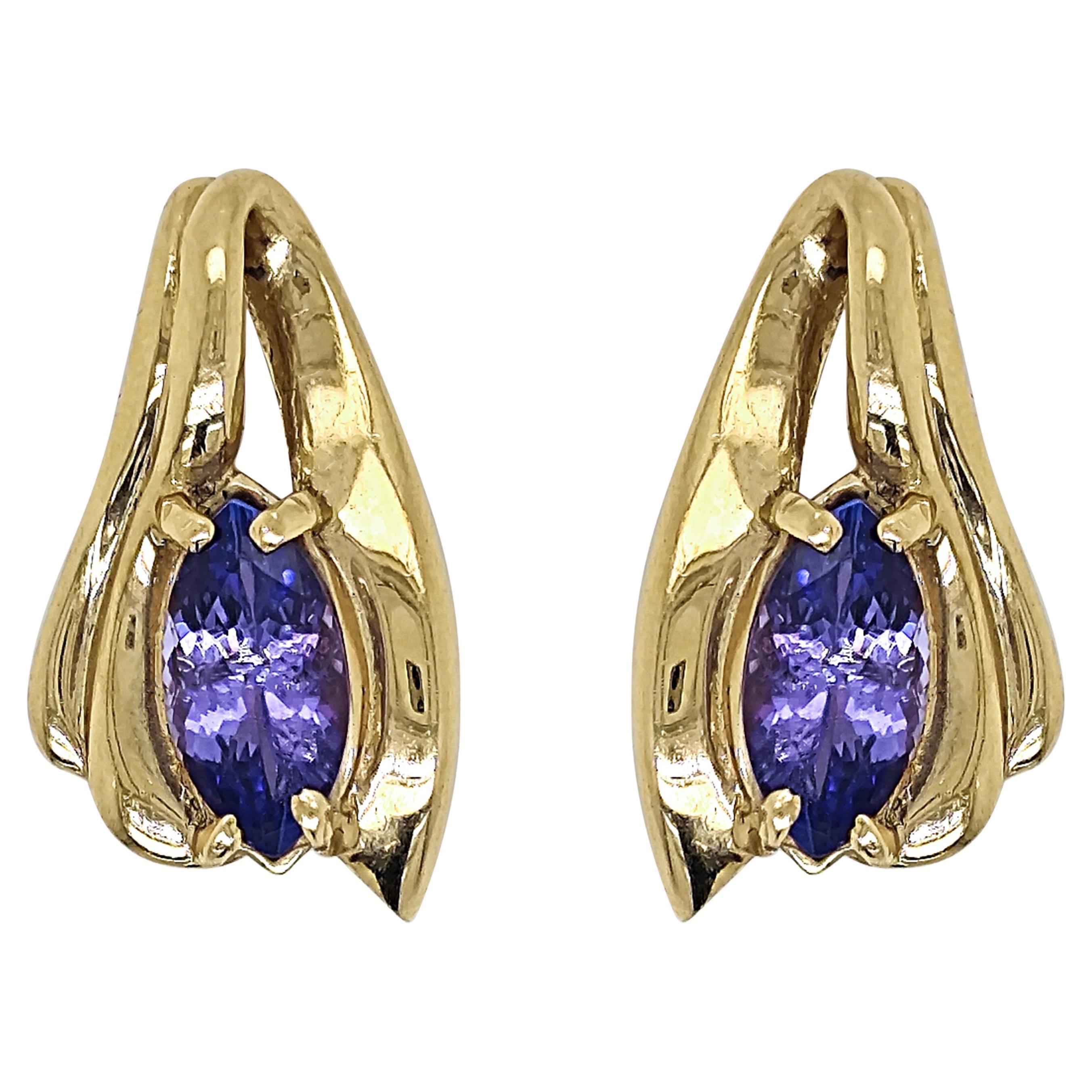 1.4 Carats Tanzanite Yellow Gold Necklace Enhancers For Sale