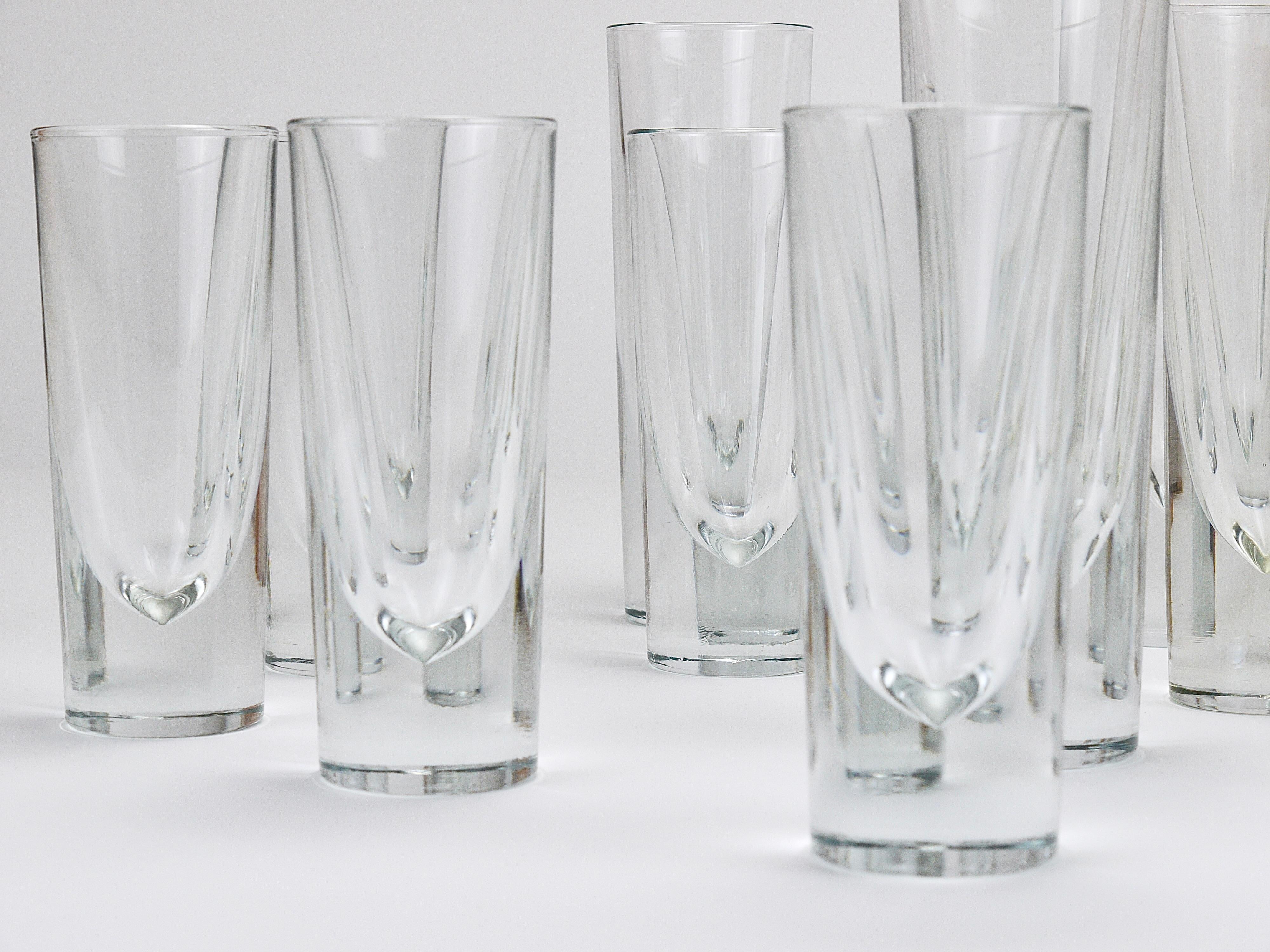 Ein Set italienischer Cocktail- oder Longdrinkgläser aus der Mitte des Jahrhunderts, entworfen von Carlo Moretti in den 1970er Jahren. Das Set besteht aus 2 x 7 Gläsern in zwei verschiedenen Größen, 5,5