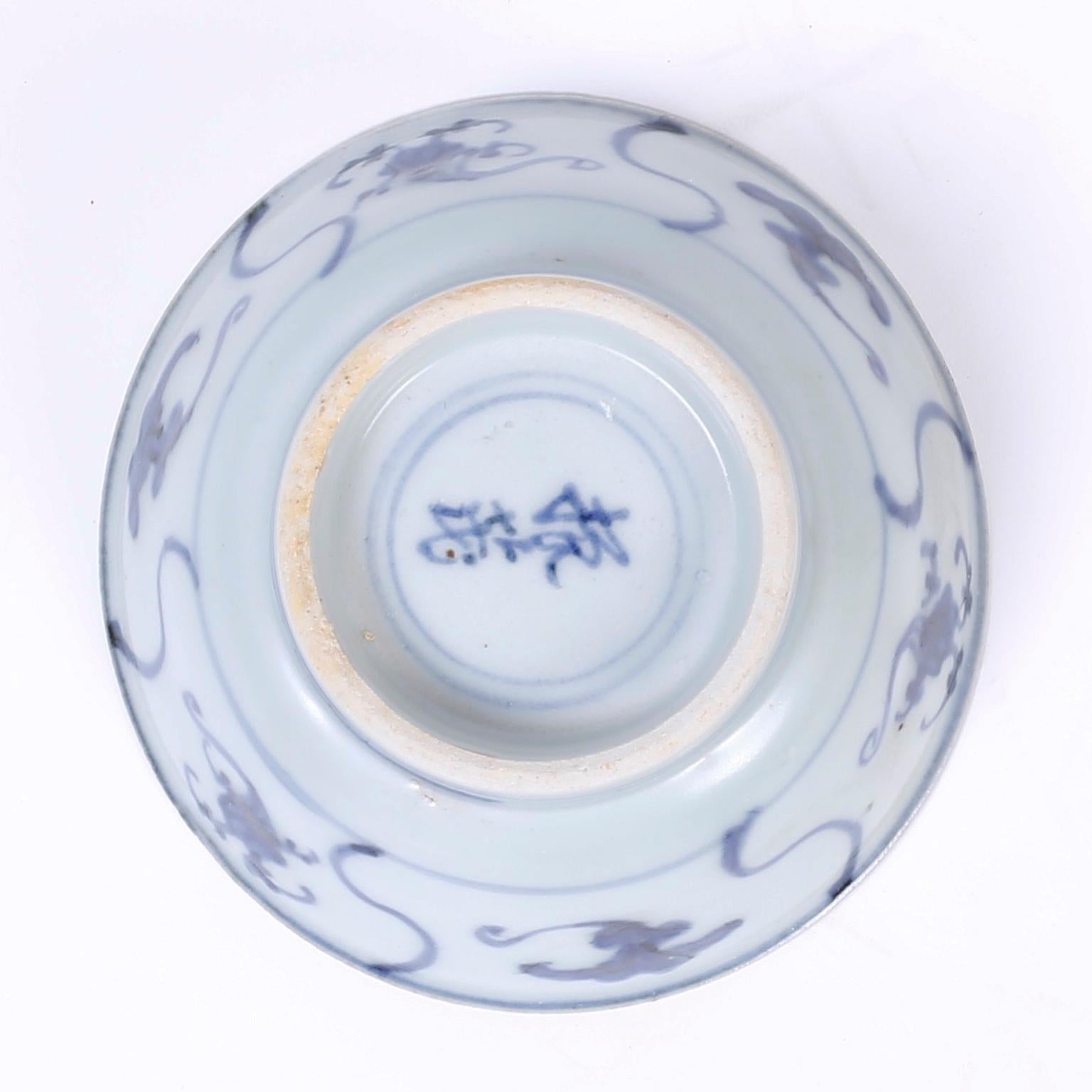 2 bols chinois en porcelaine bleue et blanche provenant du navire sauté « Tek Sing » Bon état - En vente à Palm Beach, FL