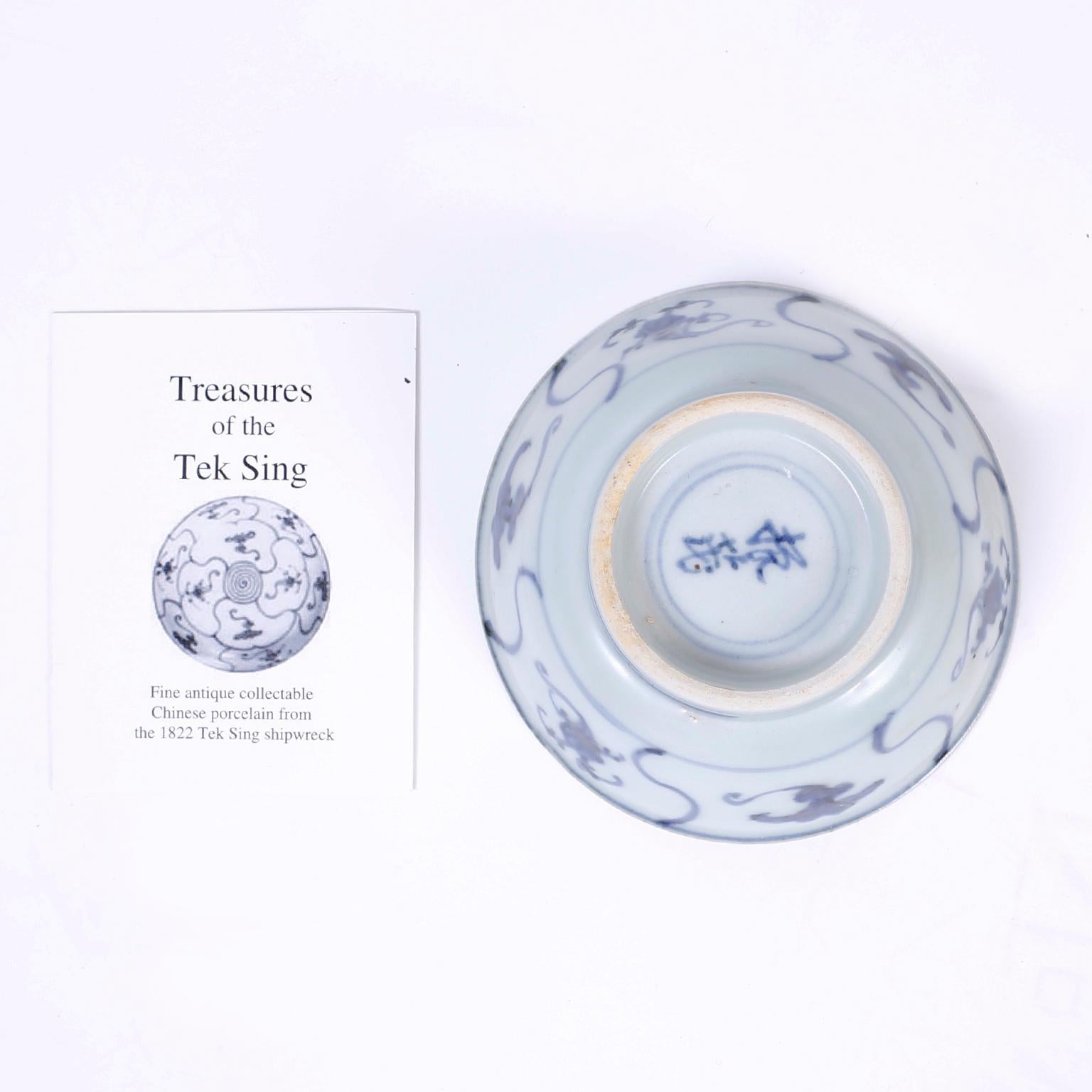 XIXe siècle 2 bols chinois en porcelaine bleue et blanche provenant du navire sauté « Tek Sing » en vente
