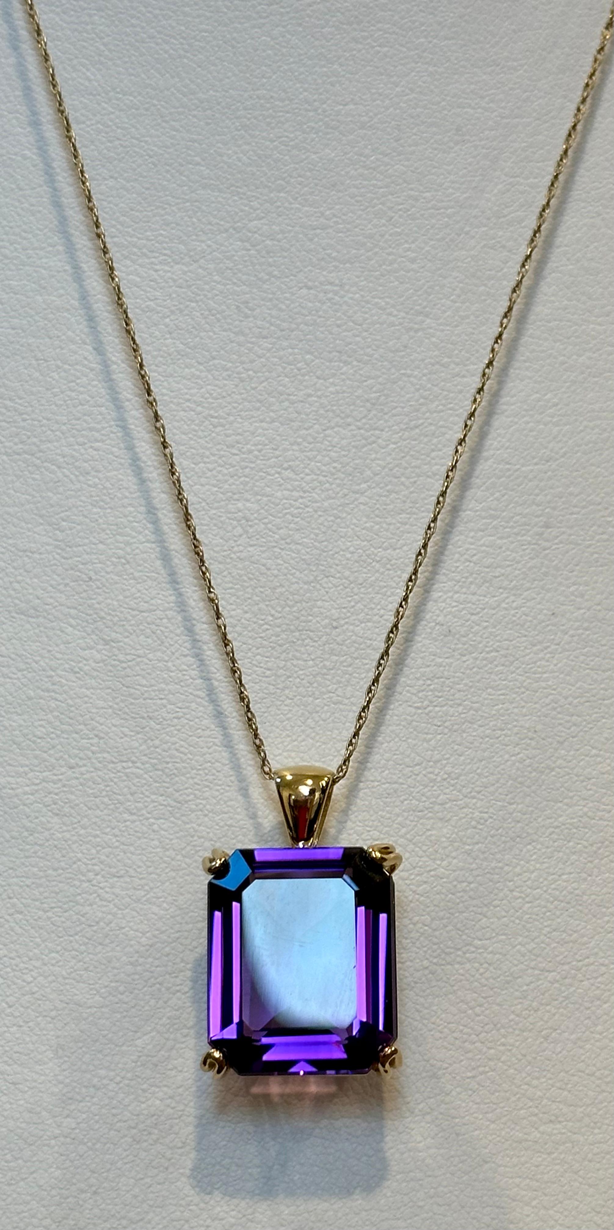 14 Ct Emerald Cut Amethyst Pendant/Neck 18Kt  Gold + 14 Kt Yellow Gold Chain For Sale 6