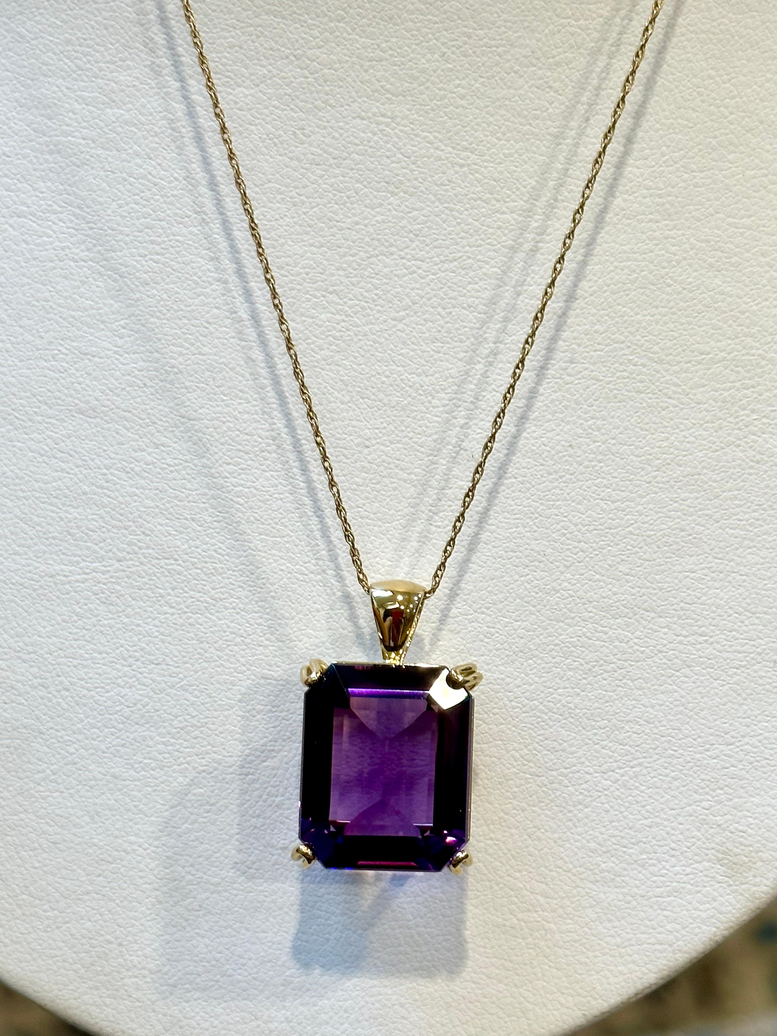 14 Ct Emerald Cut Amethyst Pendant/Neck 18Kt  Gold + 14 Kt Yellow Gold Chain For Sale 8