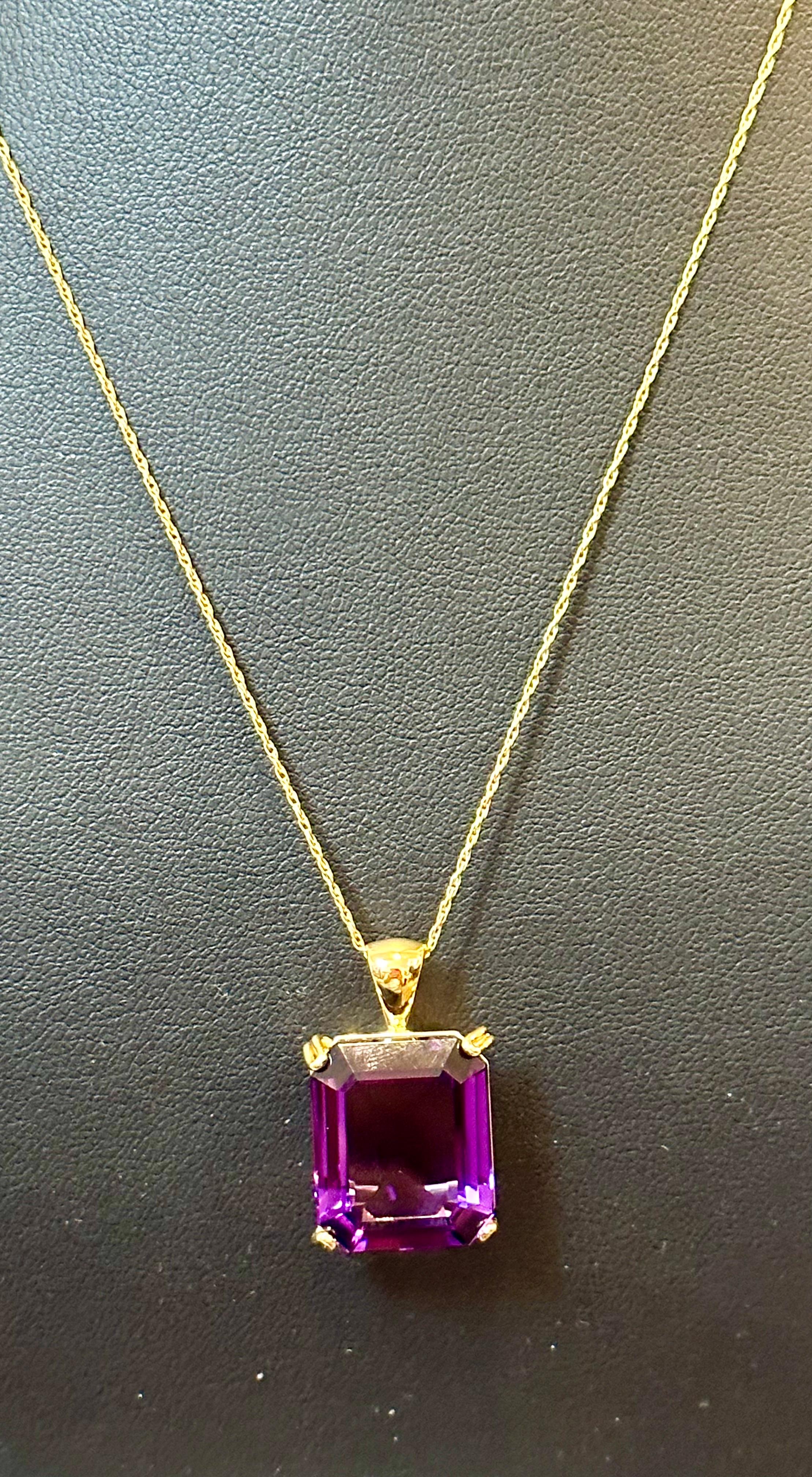 14 Ct Emerald Cut Amethyst Pendant/Neck 18Kt  Gold + 14 Kt Yellow Gold Chain For Sale 9