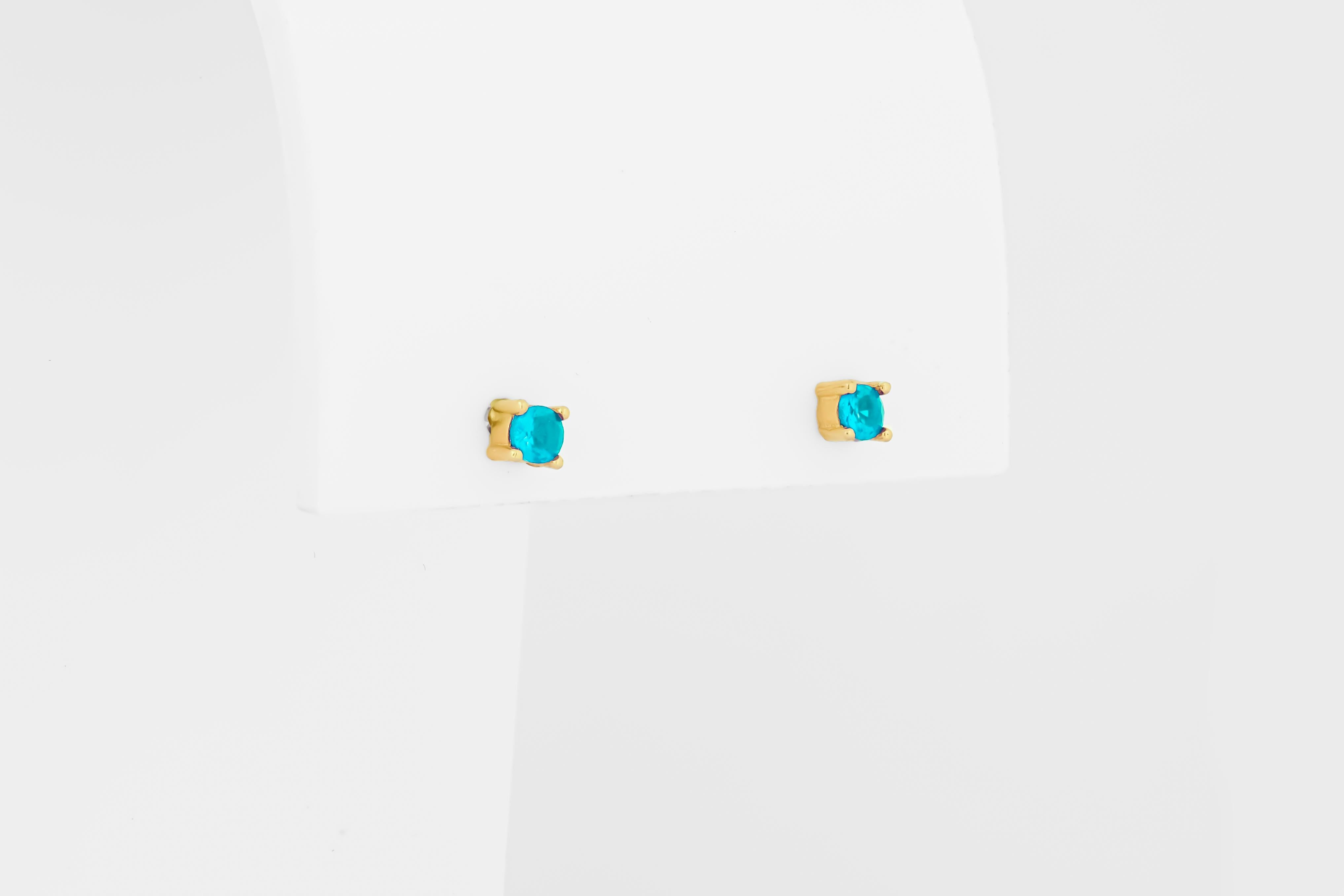 14 ct Gold Lab Paraiba Stud Earrings.  For Sale 2