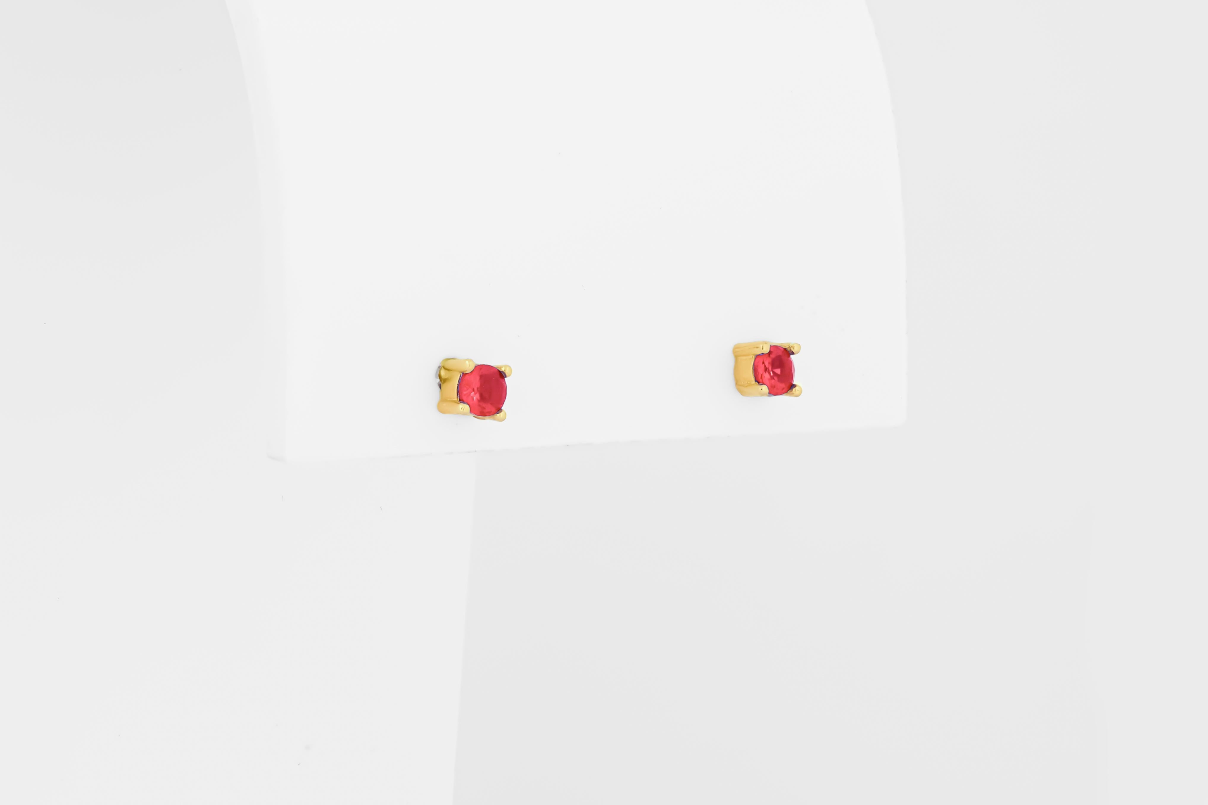 14 ct Gold Lab Ruby Stud Earrings.   For Sale 2