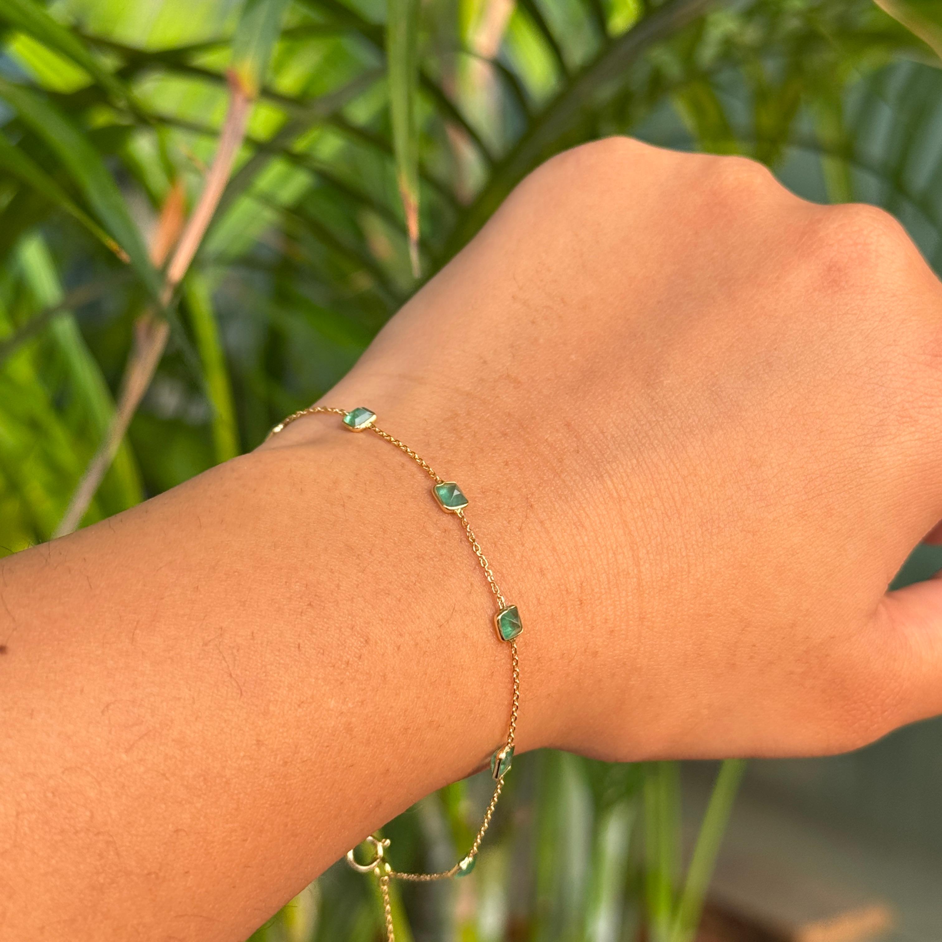 Pulsera de esmeralda cuadrada natural de 1,4 qt en oro amarillo de 18 quilates para regalo de Navidad en venta 2
