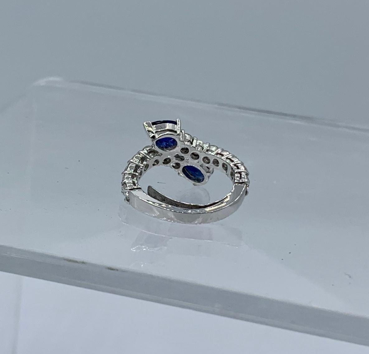 1,4 Karat Königsblauer Saphir 1,4 Karat Diamant Schlange Crossover Ring 18 Karat Gold im Angebot 7