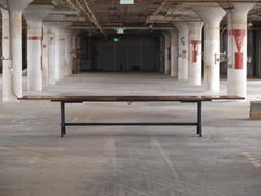 Table de conférence industrielle en noyer de 14 pieds